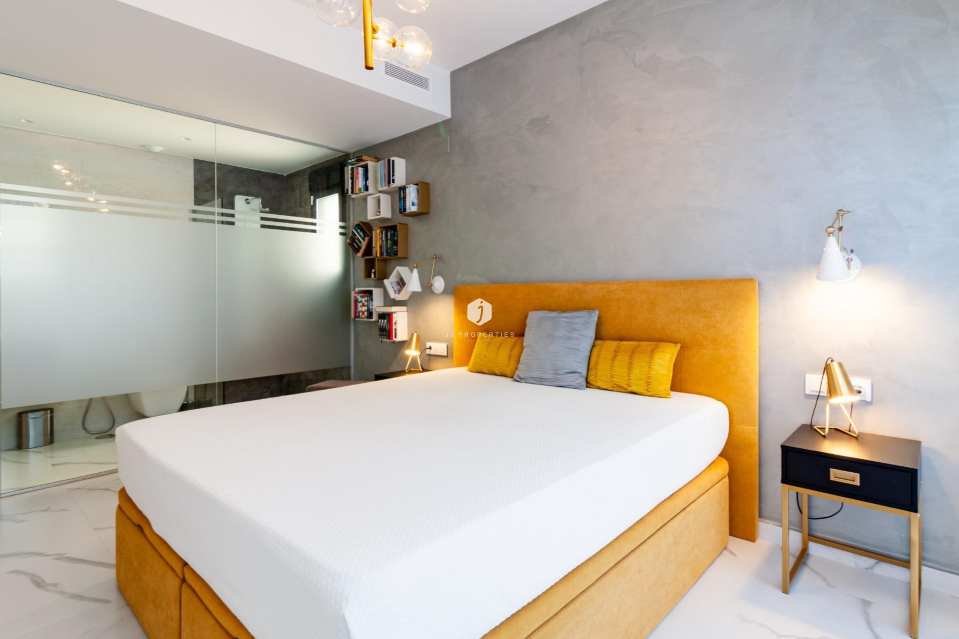 Aus zweiter Hand - Wohnung -
San Miguel de Salinas - Bellavista