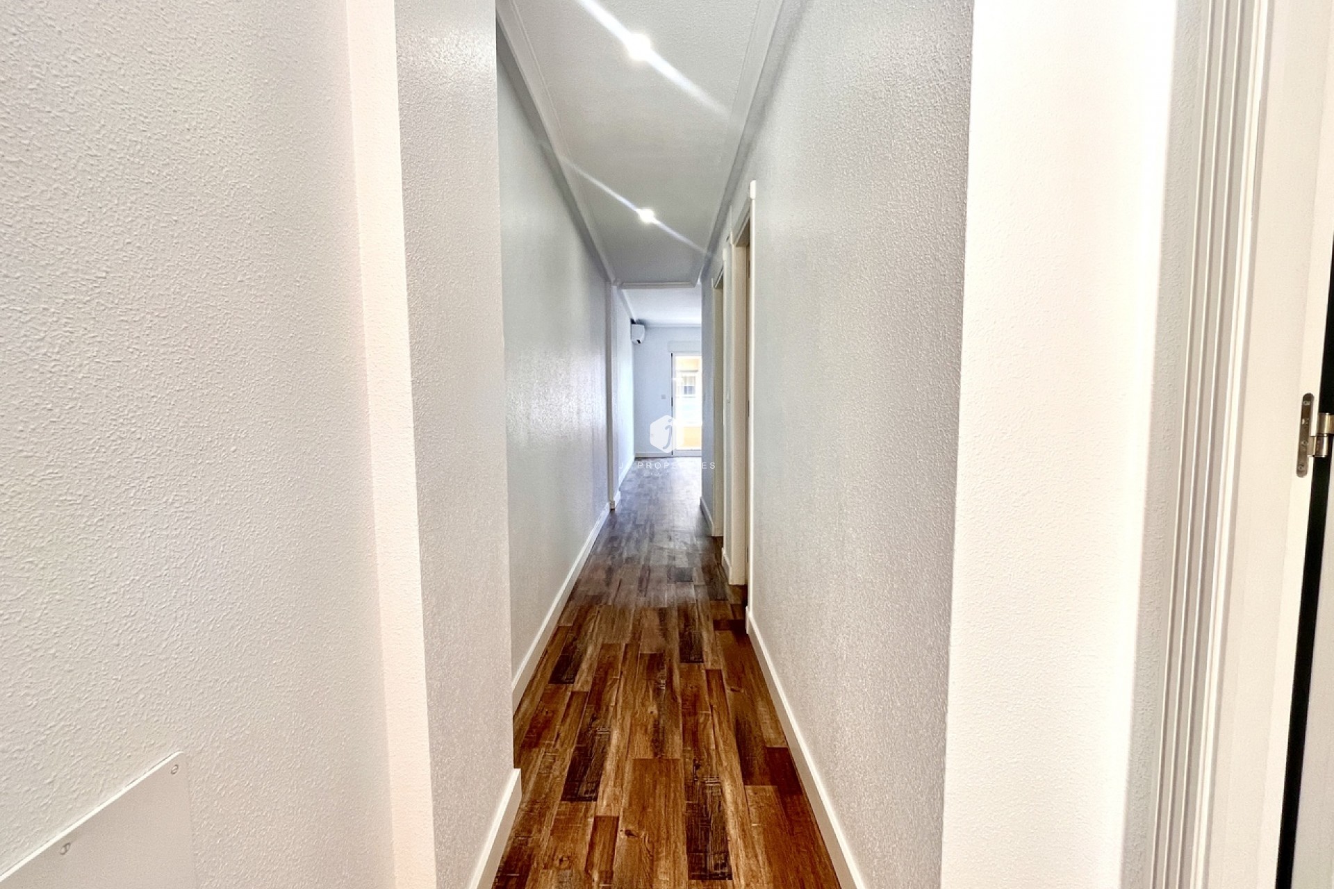 Aus zweiter Hand - Wohnung -
San Miguel de Salinas - Inland