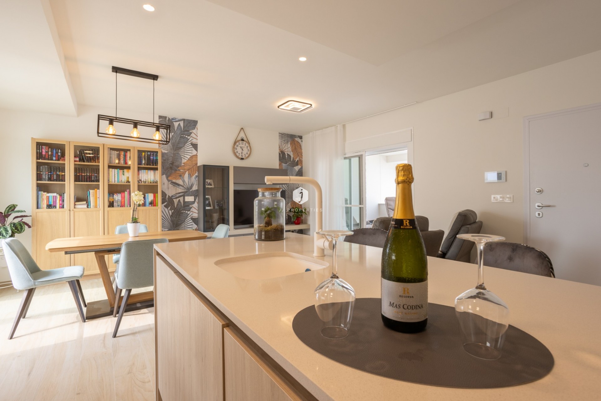 Aus zweiter Hand - Wohnung -
San Miguel de Salinas - Inland