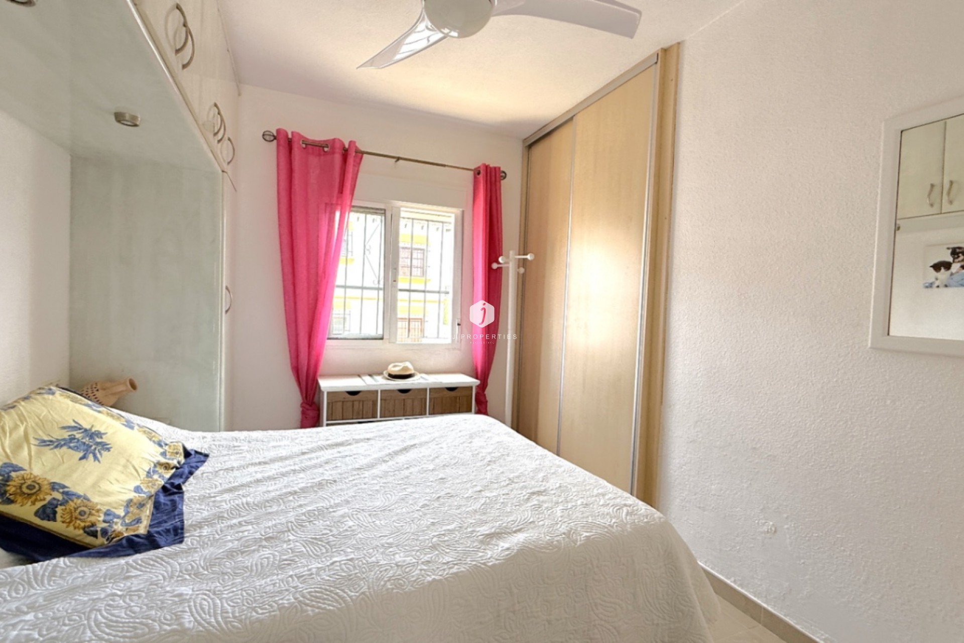 Aus zweiter Hand - Wohnung -
San Miguel de Salinas - Inland