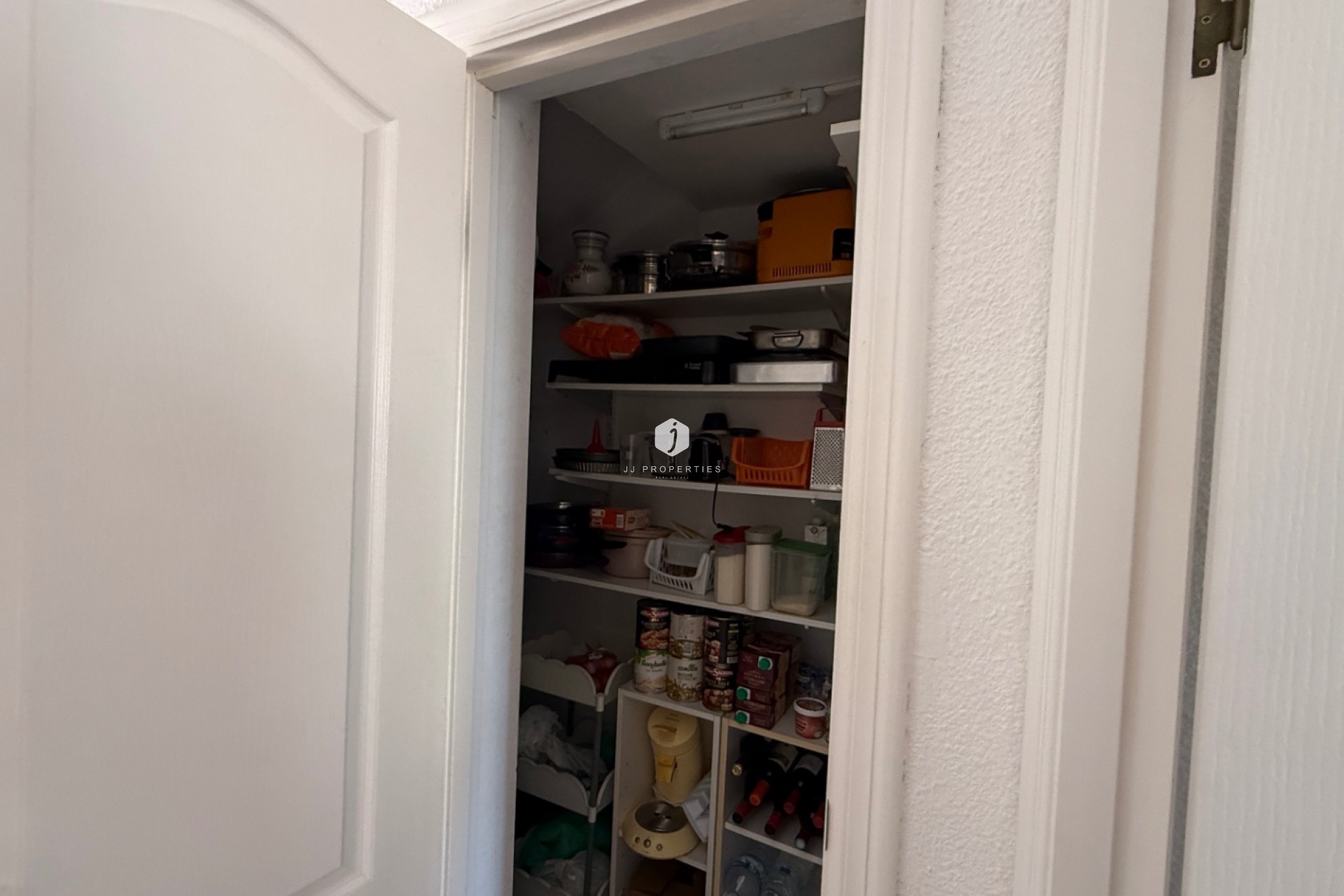 Aus zweiter Hand - Wohnung -
San Miguel de Salinas - Inland