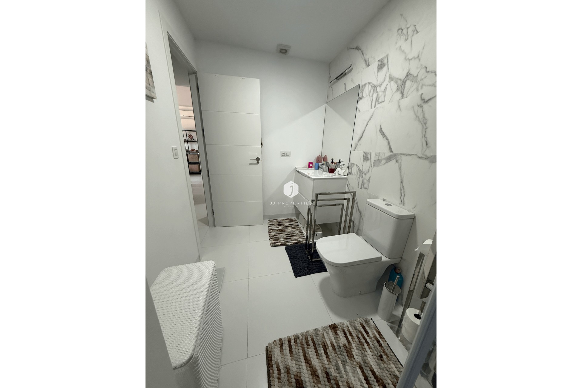 Aus zweiter Hand - Wohnung -
San Miguel de Salinas - Inland