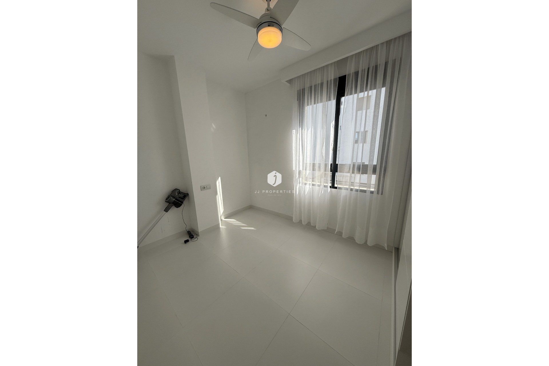 Aus zweiter Hand - Wohnung -
San Miguel de Salinas - Inland