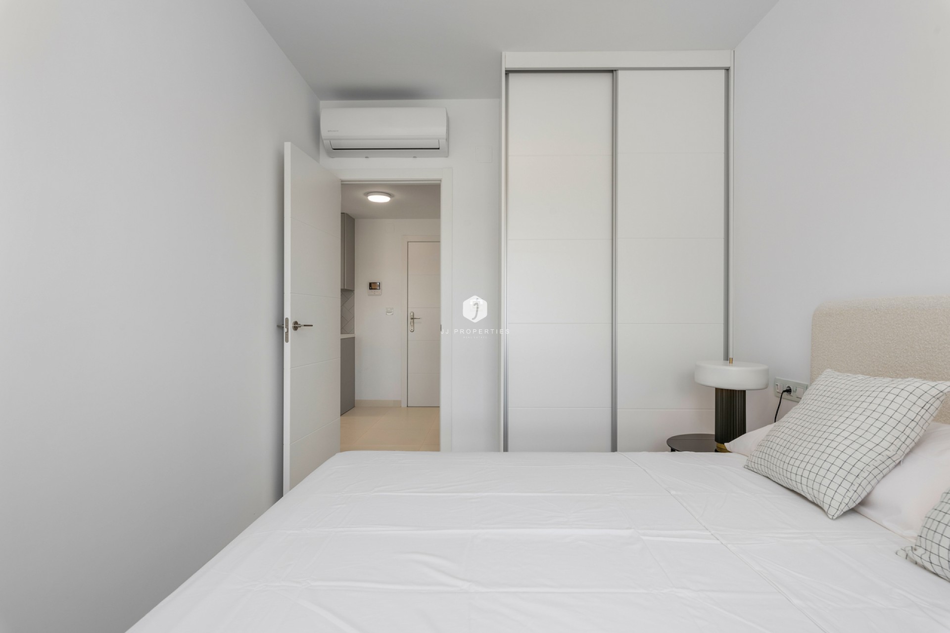 Aus zweiter Hand - Wohnung -
San Miguel de Salinas - Inland