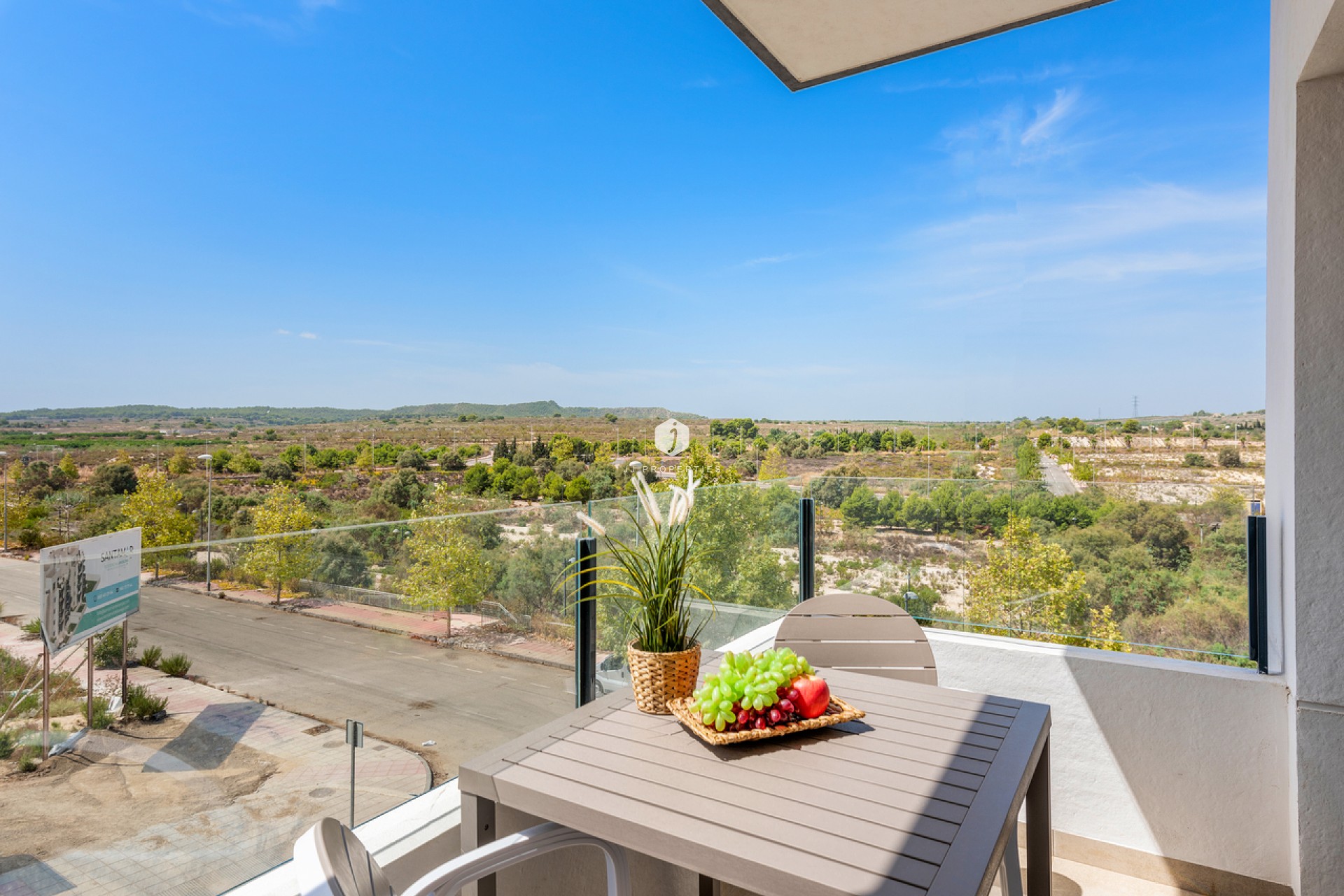 Aus zweiter Hand - Wohnung -
San Miguel de Salinas - Inland