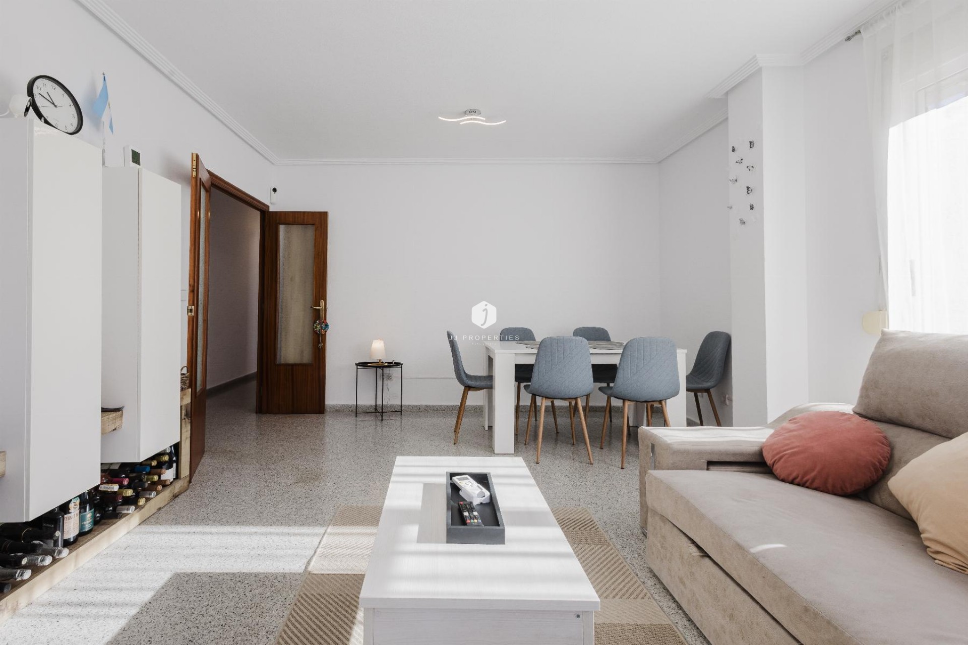 Aus zweiter Hand - Wohnung -
San Miguel de Salinas - Inland