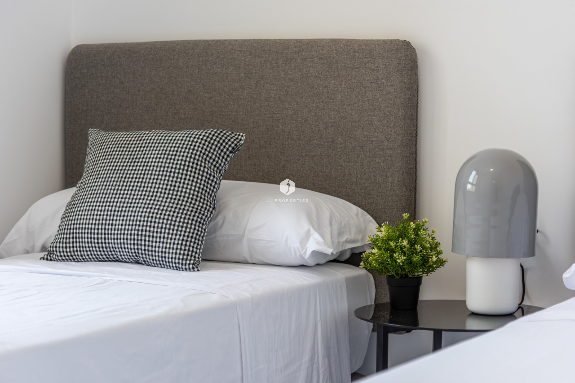 Aus zweiter Hand - Wohnung -
San Miguel de Salinas - Inland