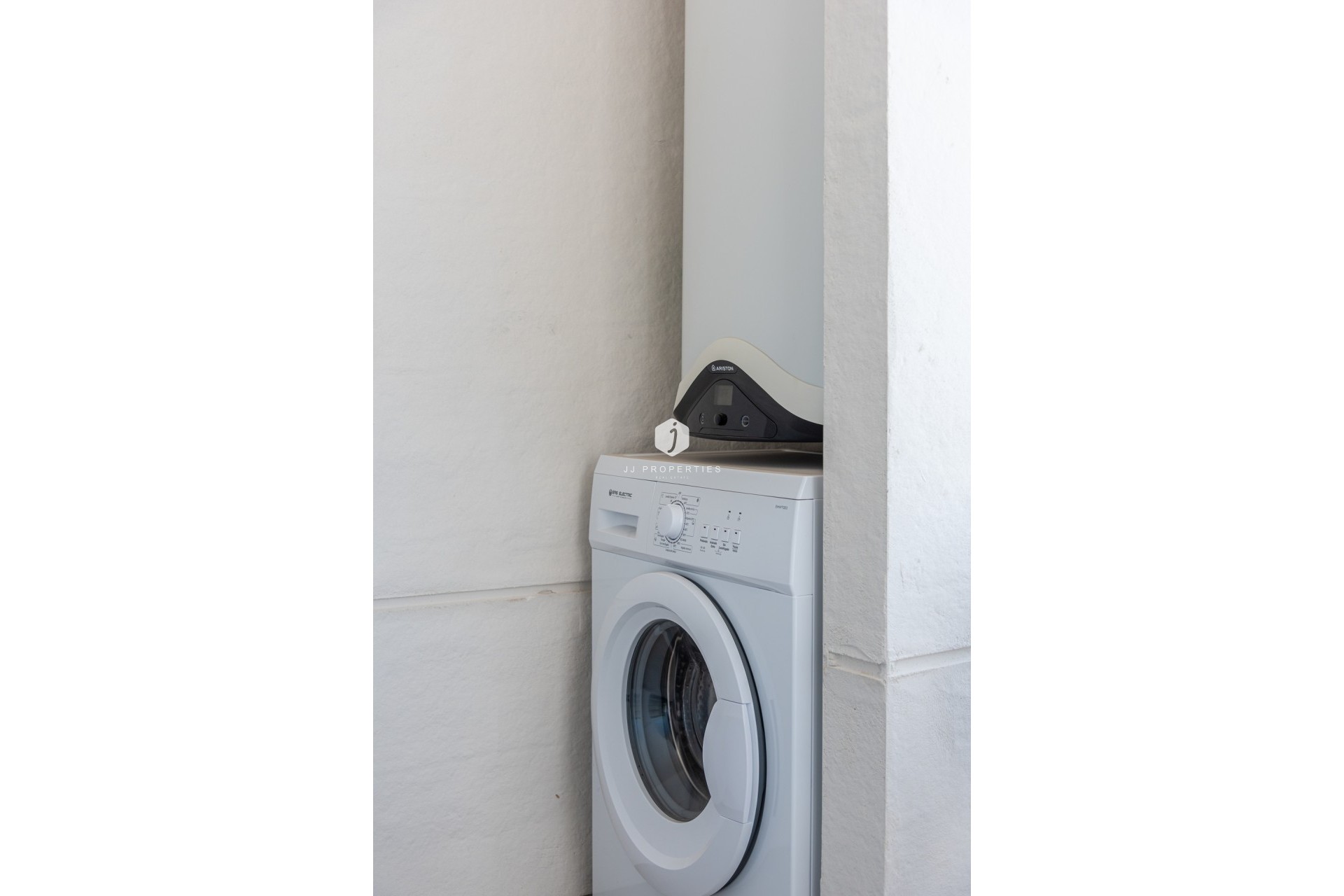 Aus zweiter Hand - Wohnung -
San Miguel de Salinas - Inland