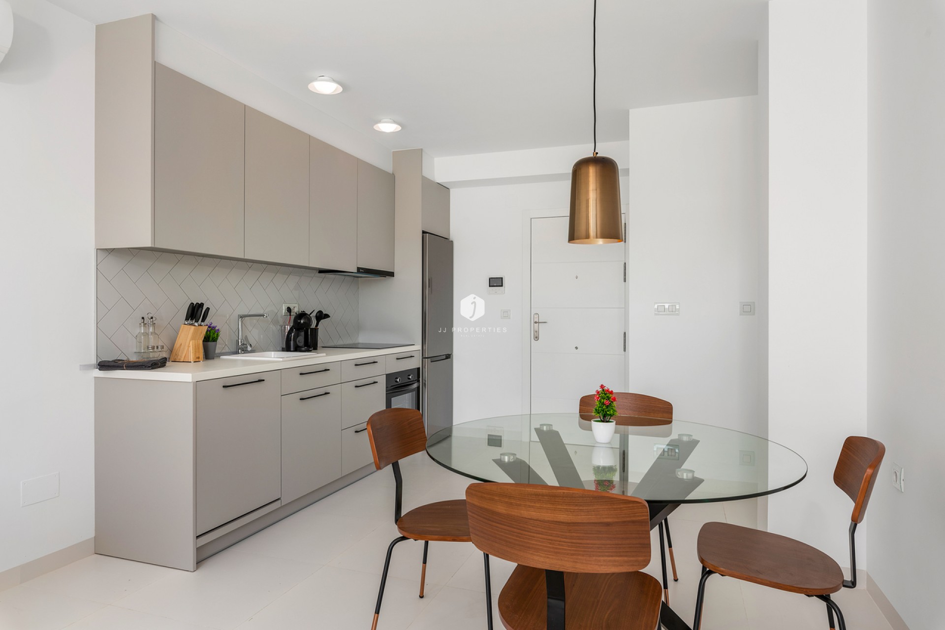 Aus zweiter Hand - Wohnung -
San Miguel de Salinas - Inland