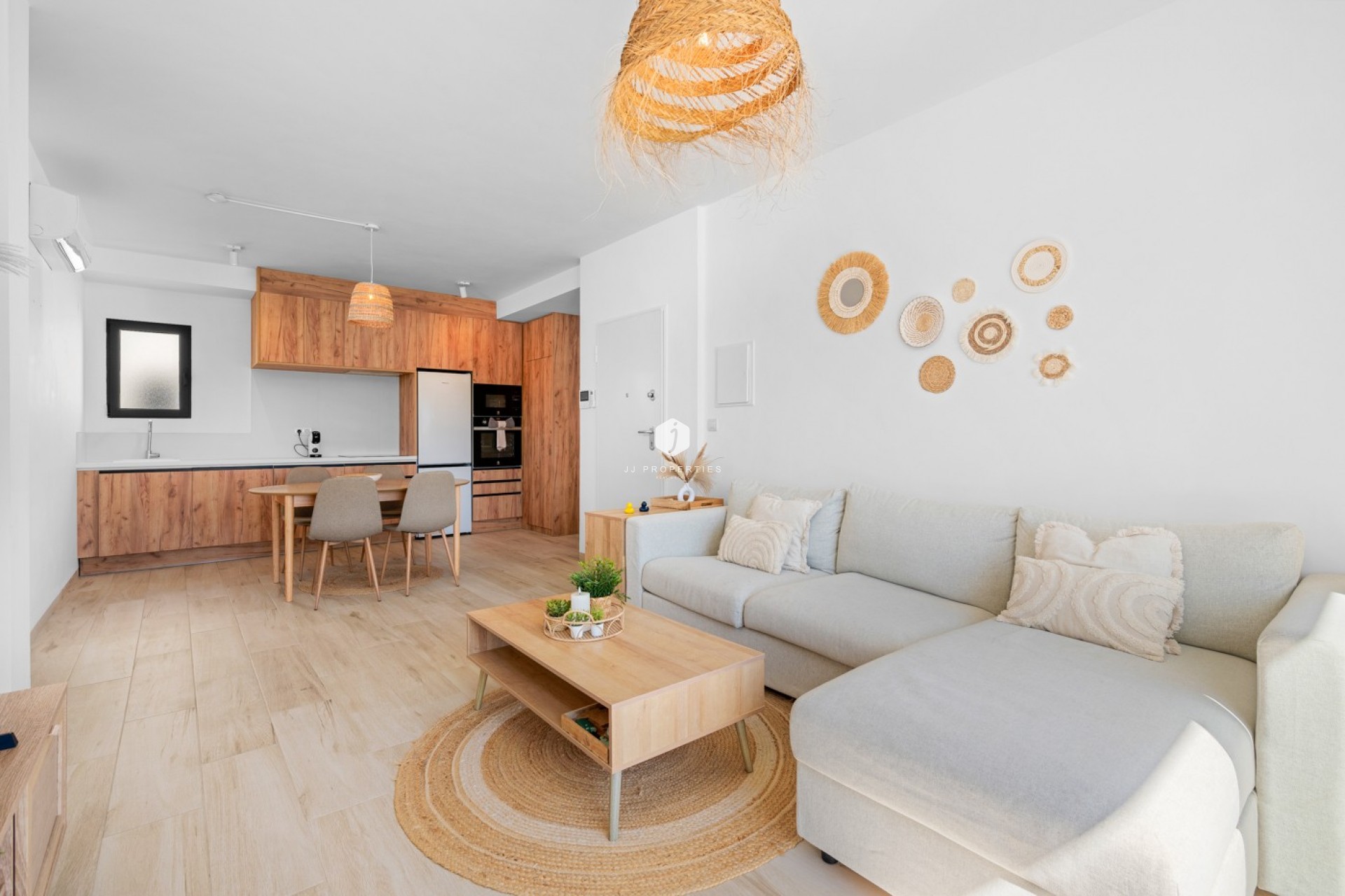 Aus zweiter Hand - Wohnung -
San Miguel de Salinas - Inland
