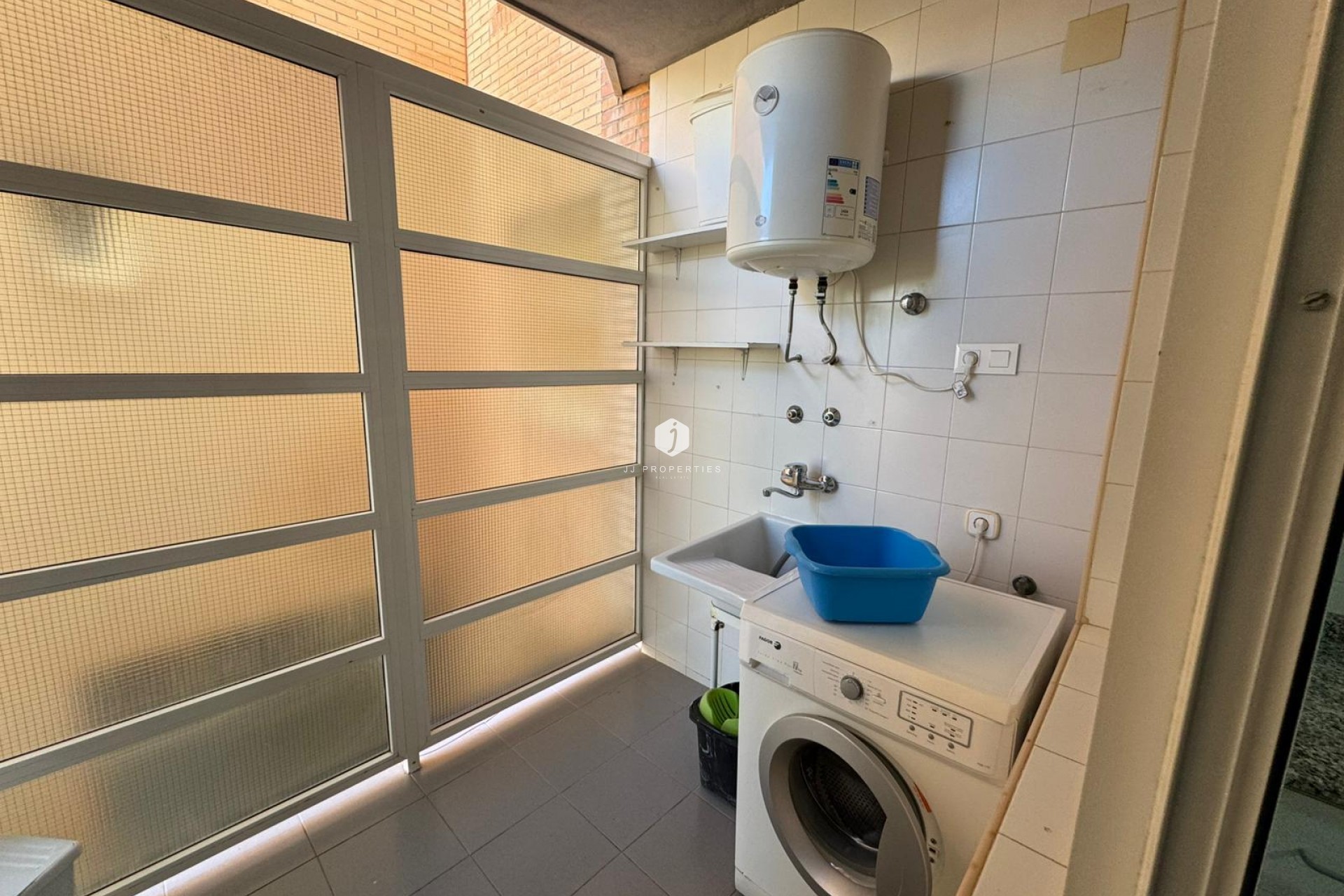 Aus zweiter Hand - Wohnung -
San Miguel de Salinas - Inland