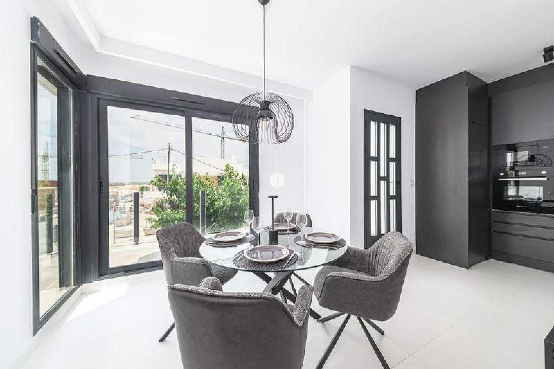 Aus zweiter Hand - Wohnung -
San Miguel de Salinas - Inland