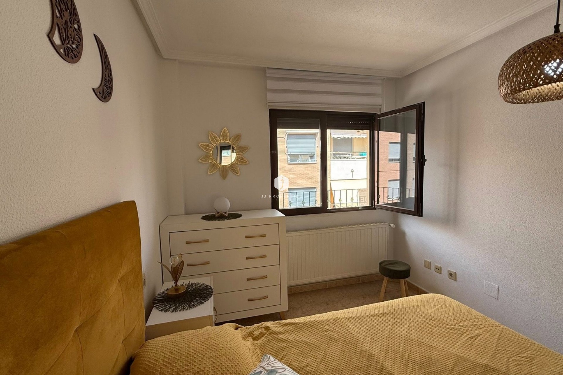 Aus zweiter Hand - Wohnung -
San Miguel de Salinas - Inland