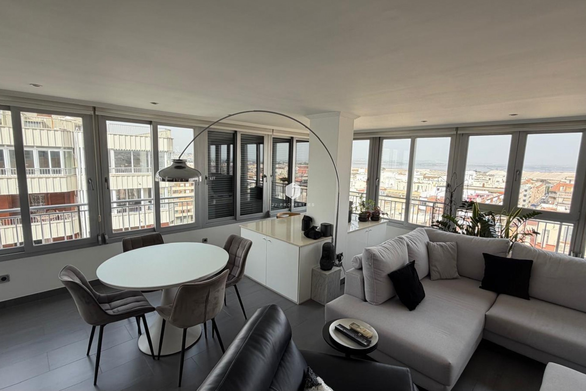 Aus zweiter Hand - Wohnung -
Torrevieja - Acequion