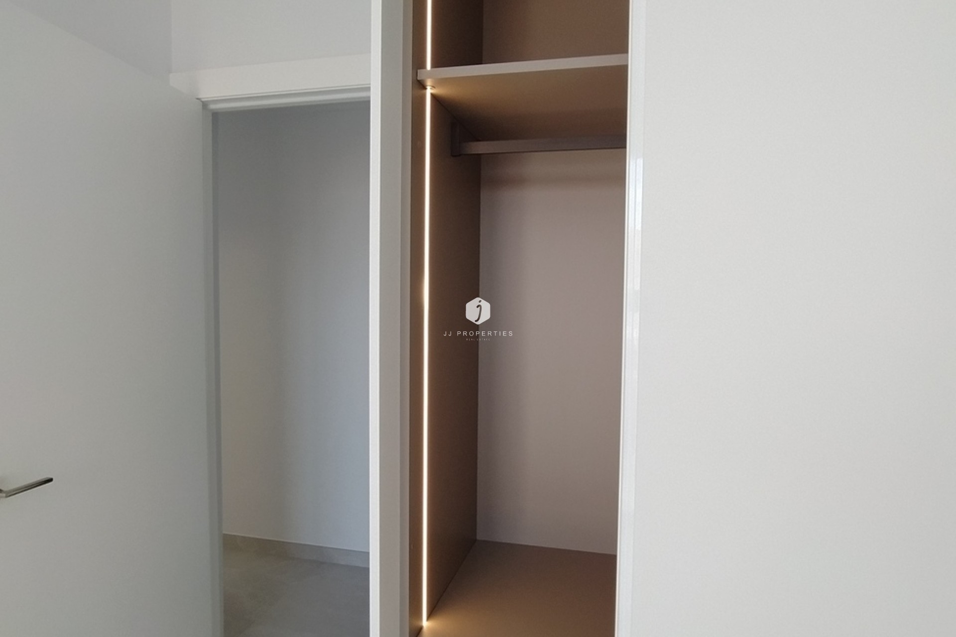 Aus zweiter Hand - Wohnung -
Torrevieja - CENTRE PLAYA DEL CURA LAS PISCINAS