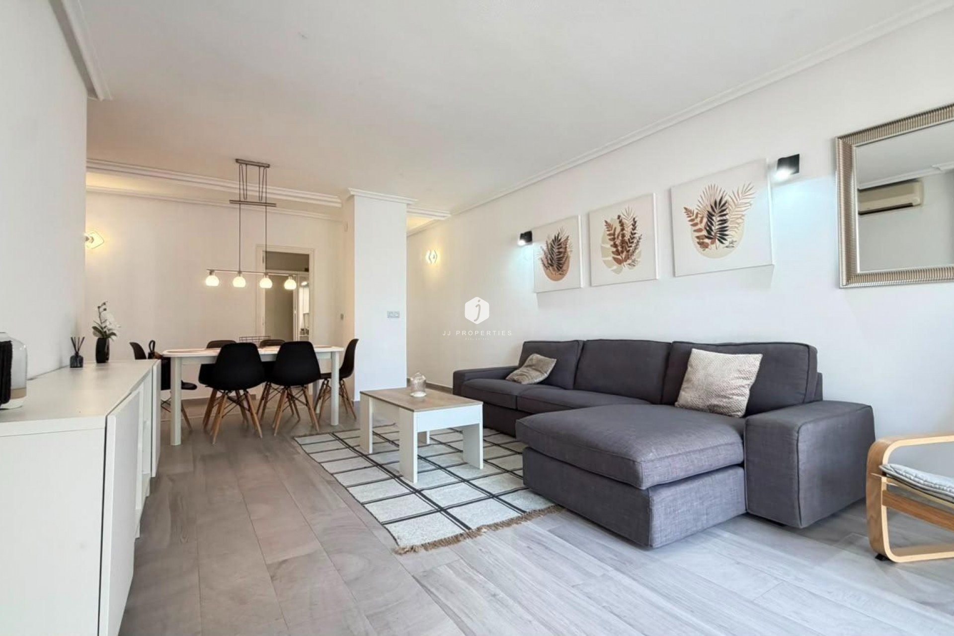 Aus zweiter Hand - Wohnung -
Torrevieja - Centro - Muelle Pesquero