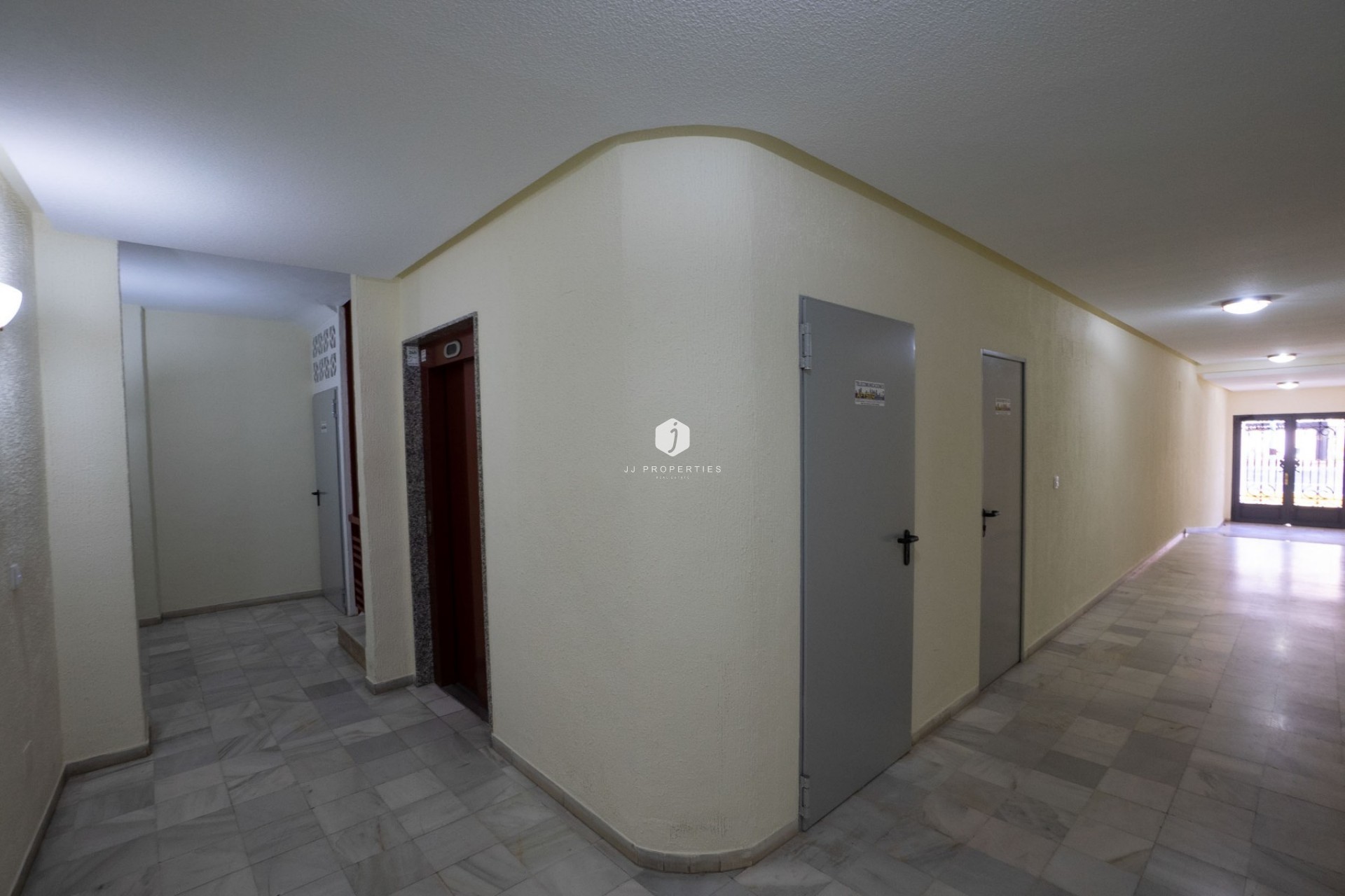 Aus zweiter Hand - Wohnung -
Torrevieja - Centro