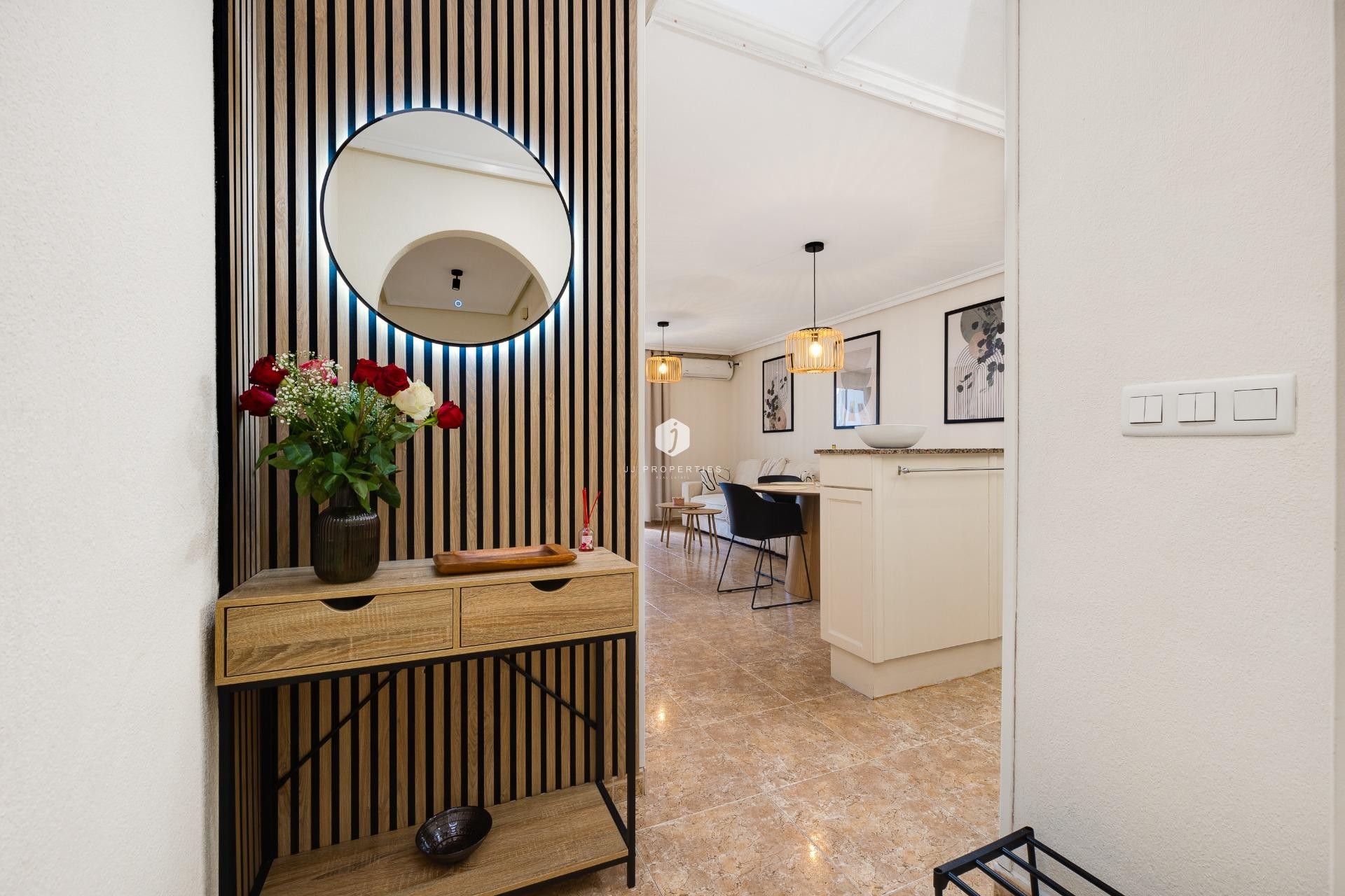 Aus zweiter Hand - Wohnung -
Torrevieja - Centro