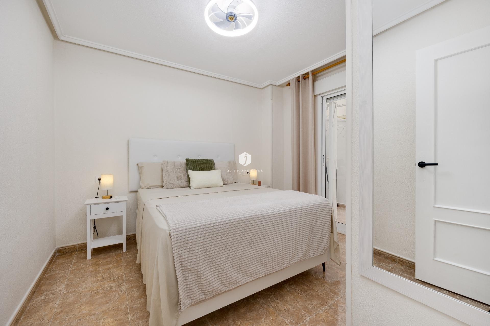 Aus zweiter Hand - Wohnung -
Torrevieja - Centro