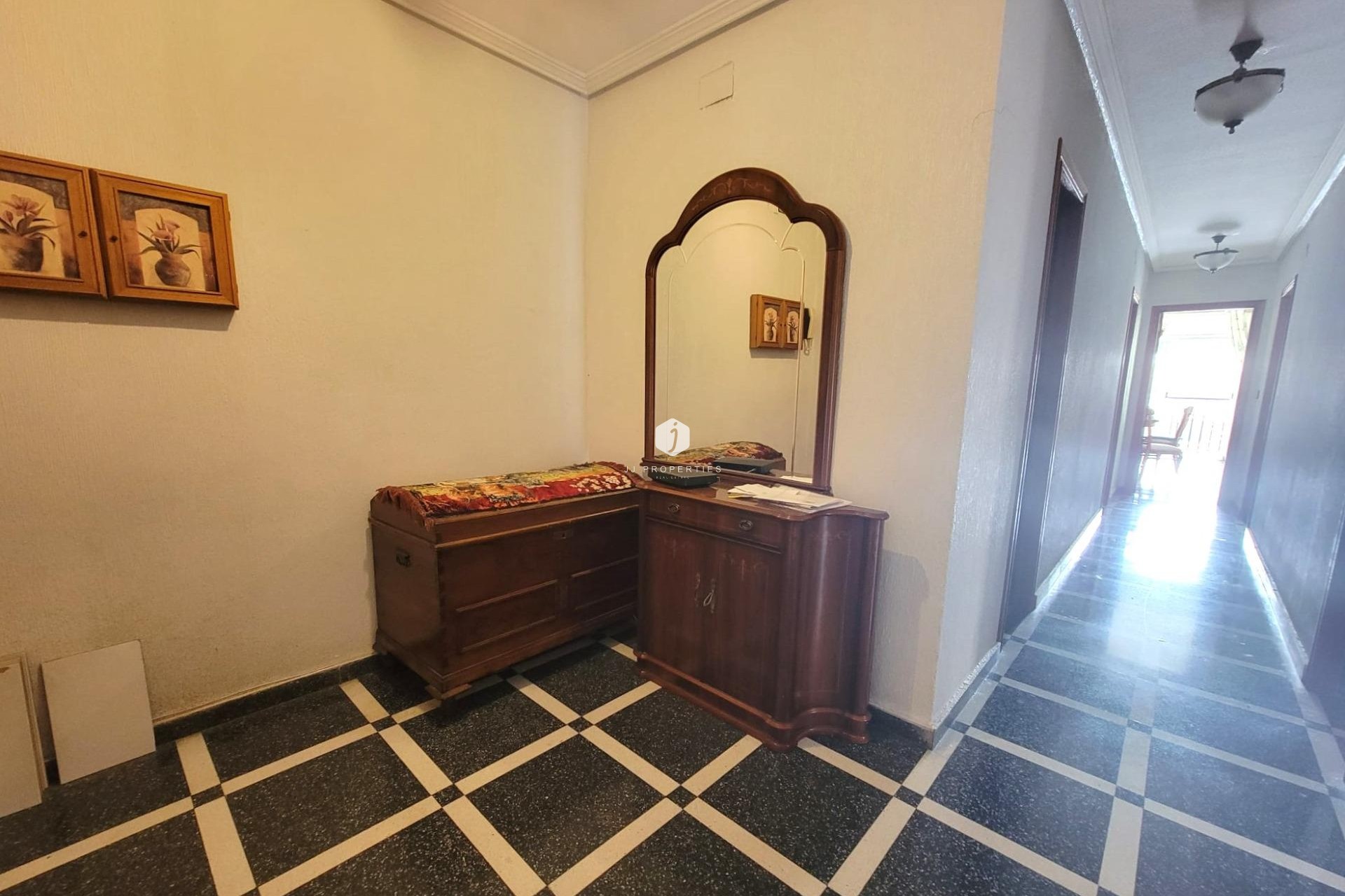 Aus zweiter Hand - Wohnung -
Torrevieja - Centro