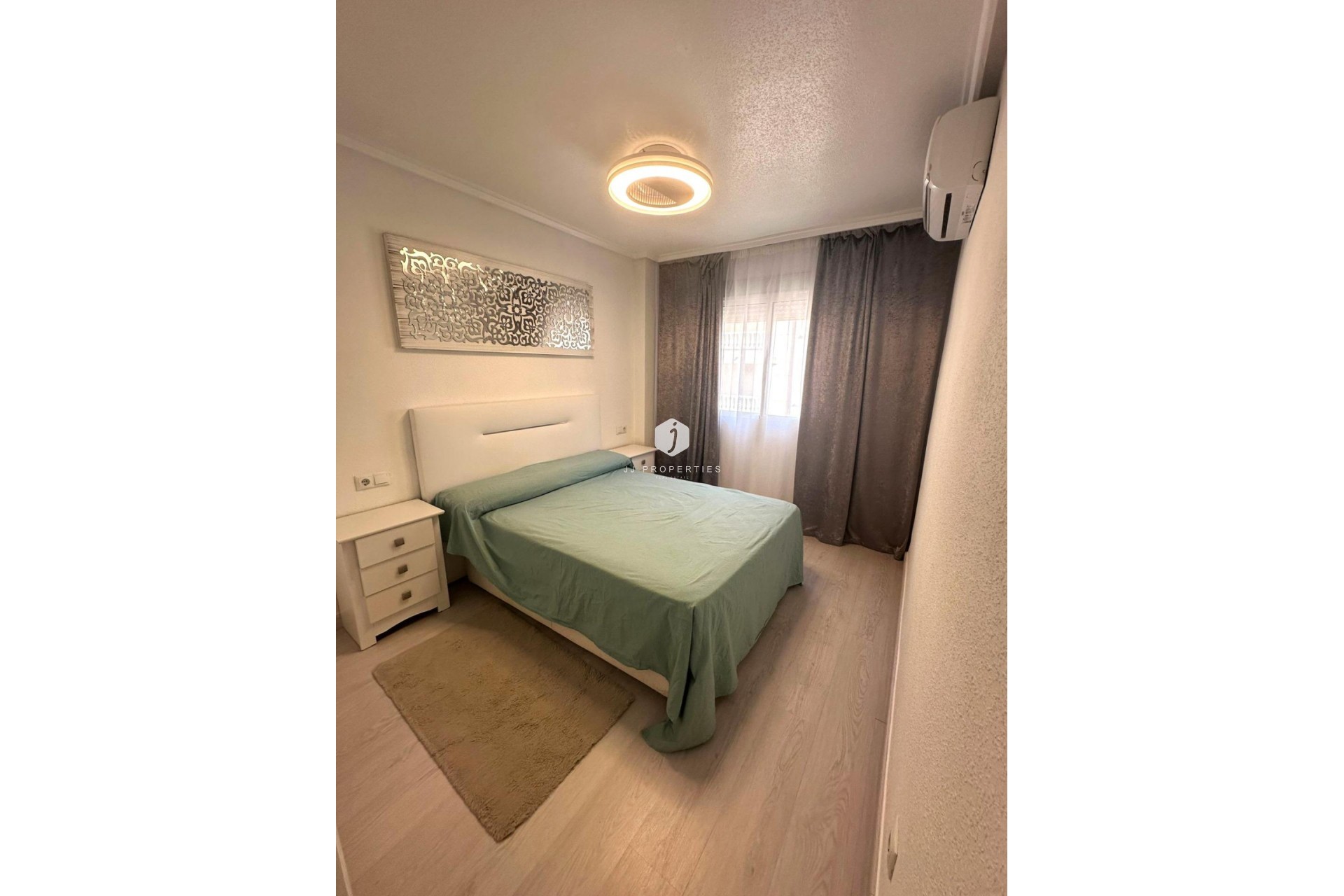 Aus zweiter Hand - Wohnung -
Torrevieja - Centro