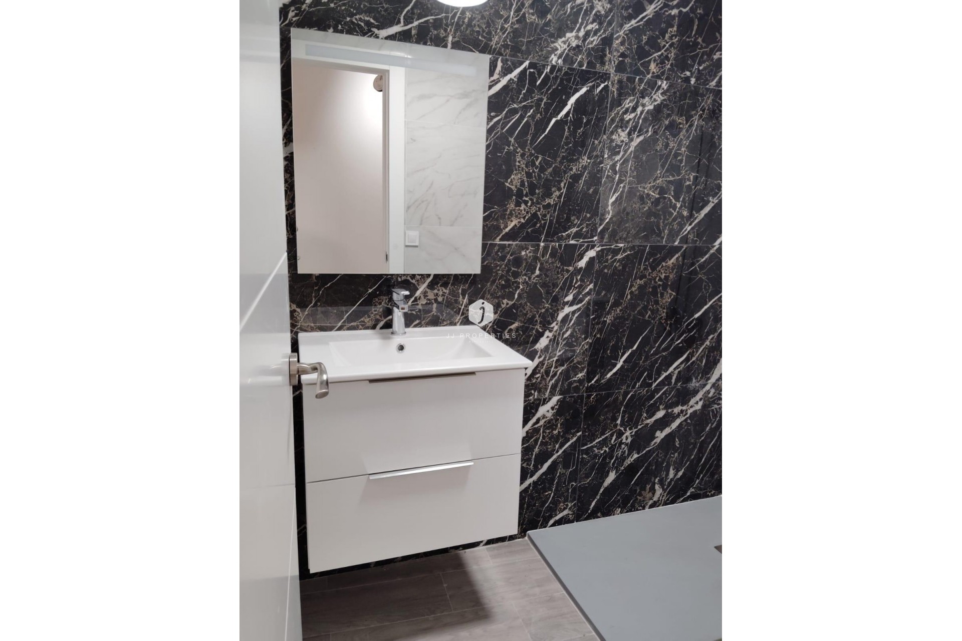 Aus zweiter Hand - Wohnung -
Torrevieja - Centro