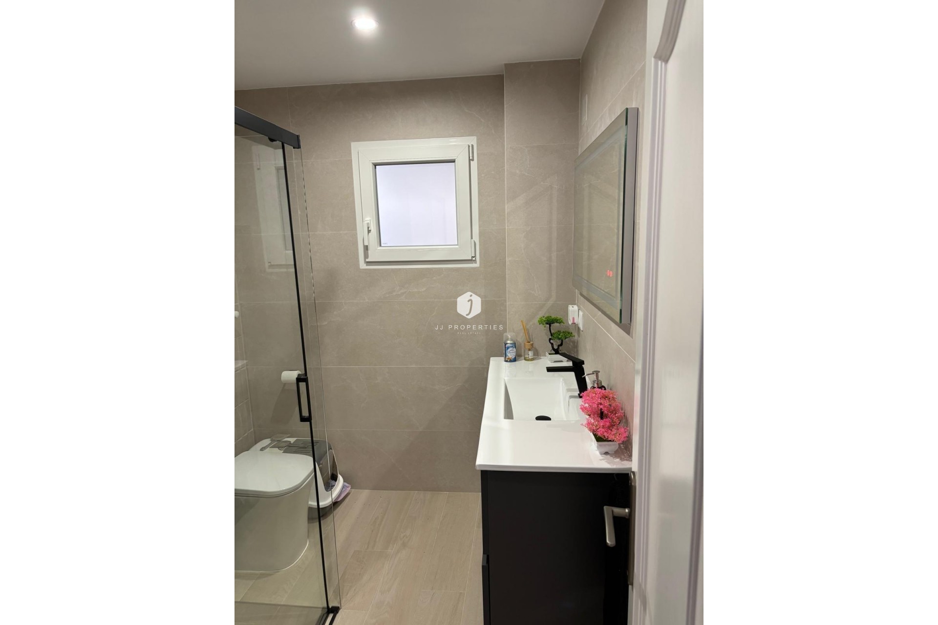 Aus zweiter Hand - Wohnung -
Torrevieja - Centro