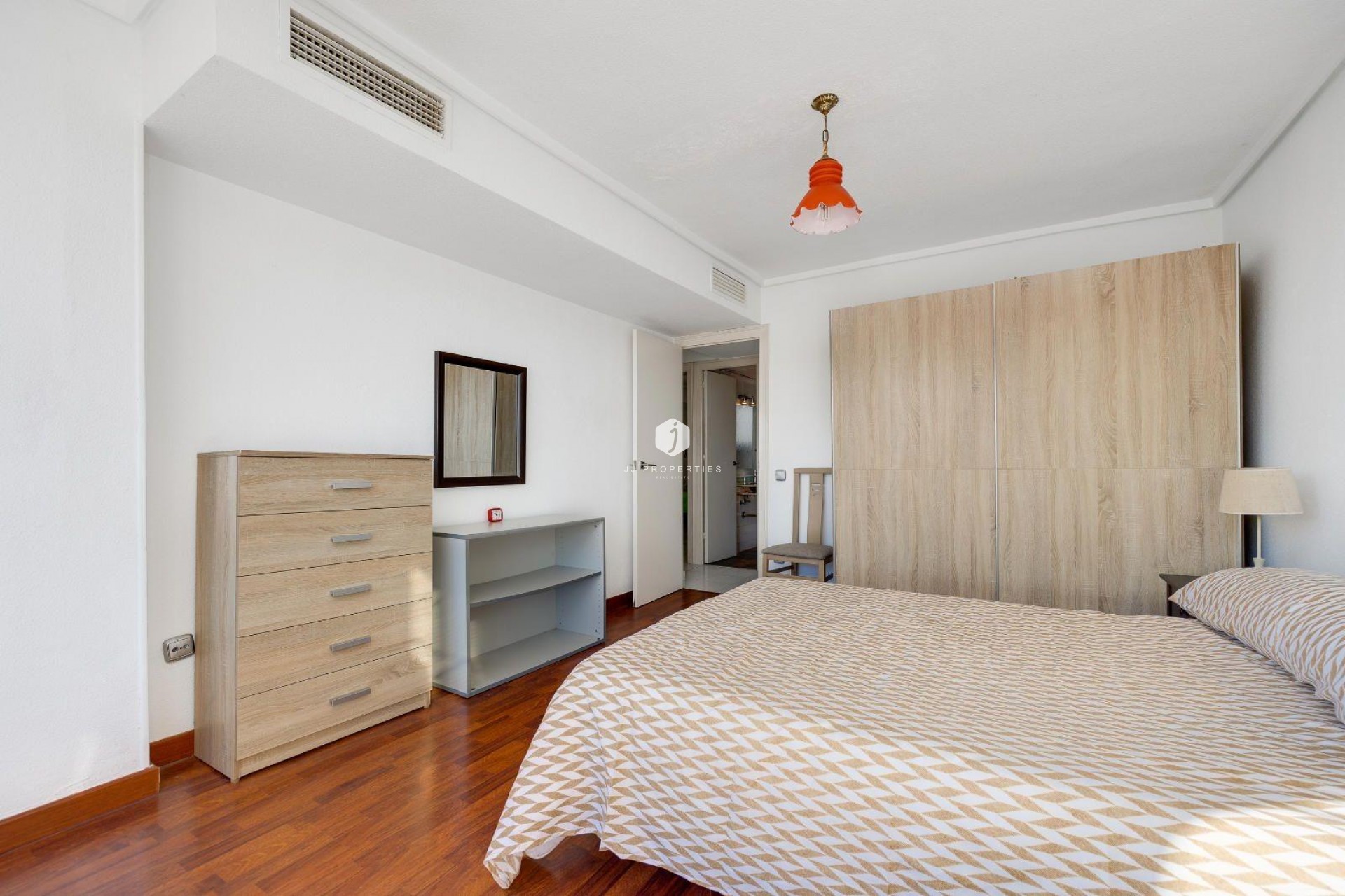 Aus zweiter Hand - Wohnung -
Torrevieja - Centro