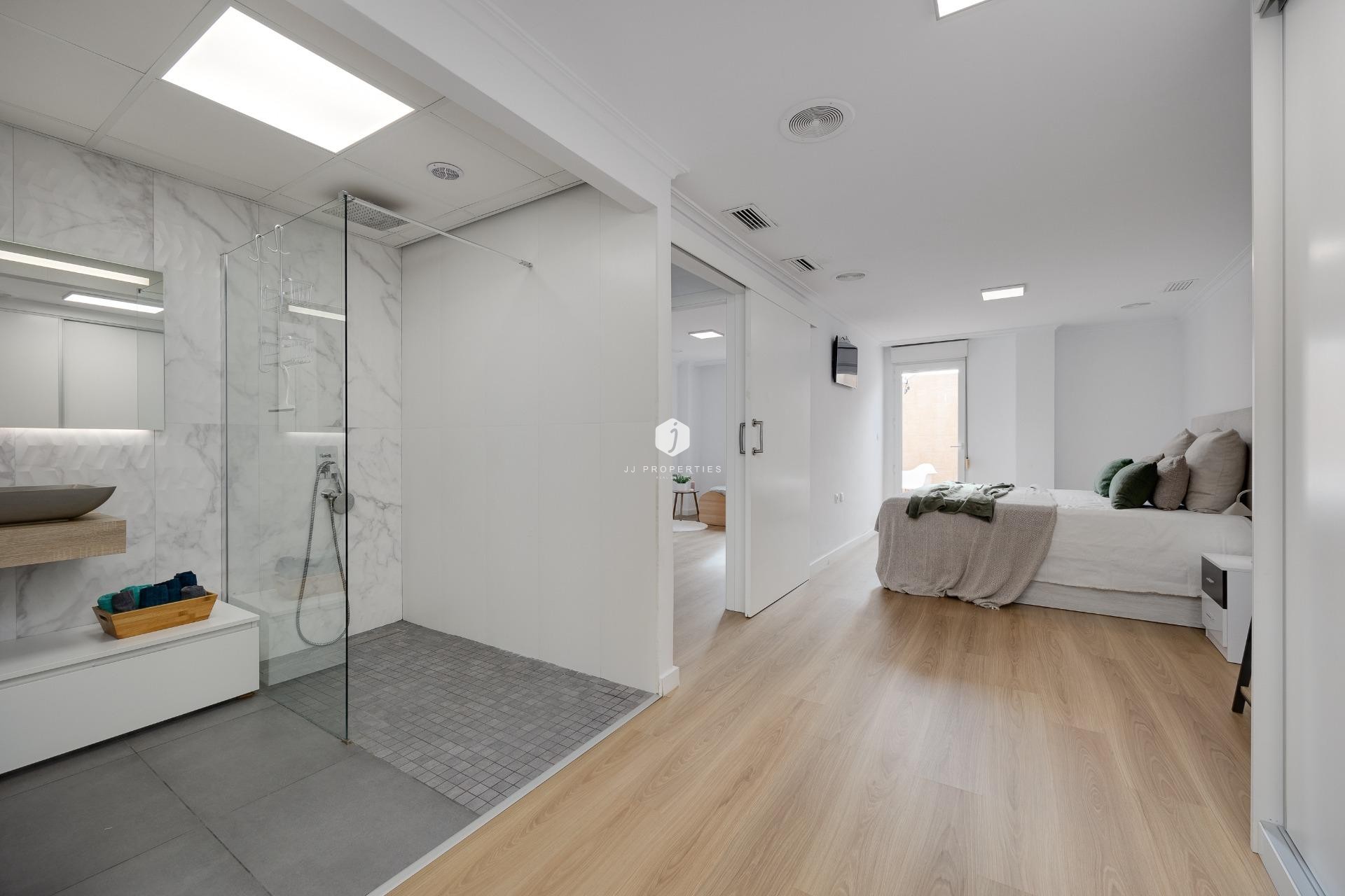 Aus zweiter Hand - Wohnung -
Torrevieja - Centro