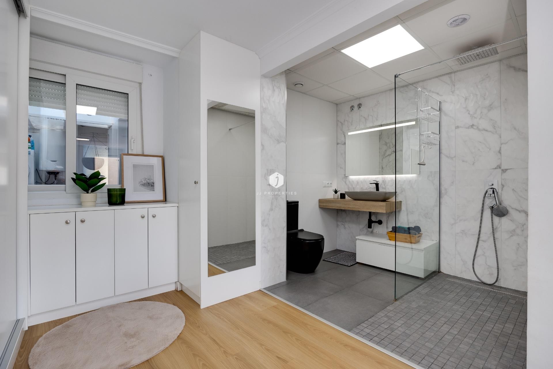 Aus zweiter Hand - Wohnung -
Torrevieja - Centro