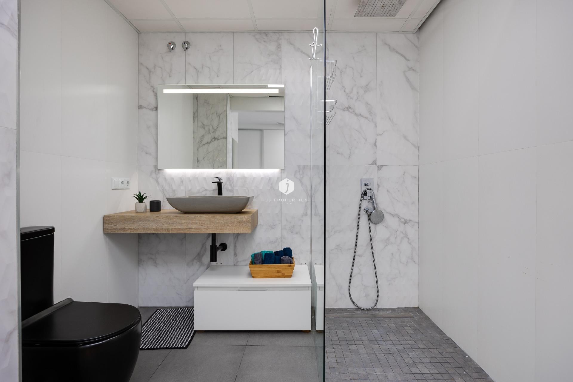 Aus zweiter Hand - Wohnung -
Torrevieja - Centro