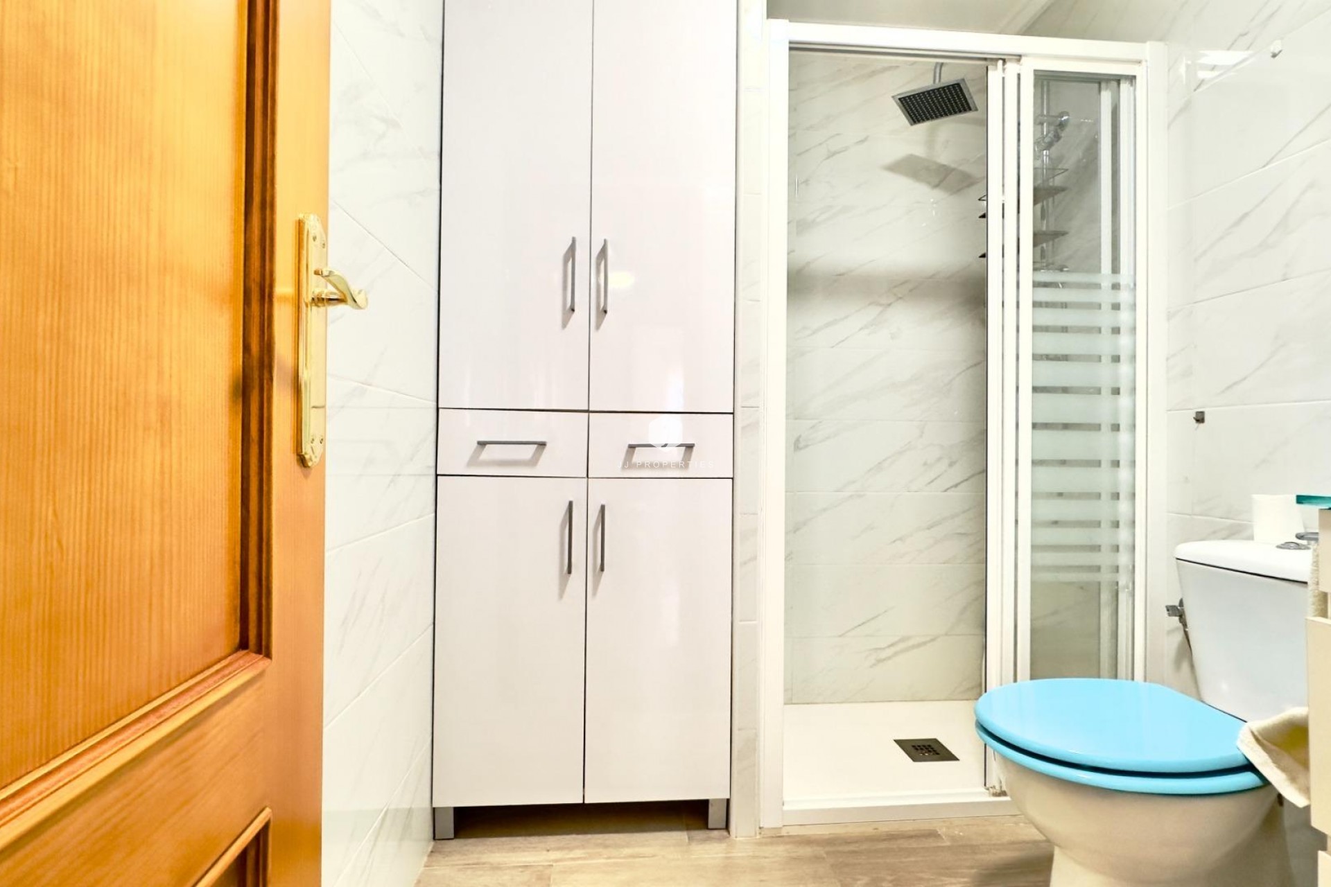 Aus zweiter Hand - Wohnung -
Torrevieja - Centro