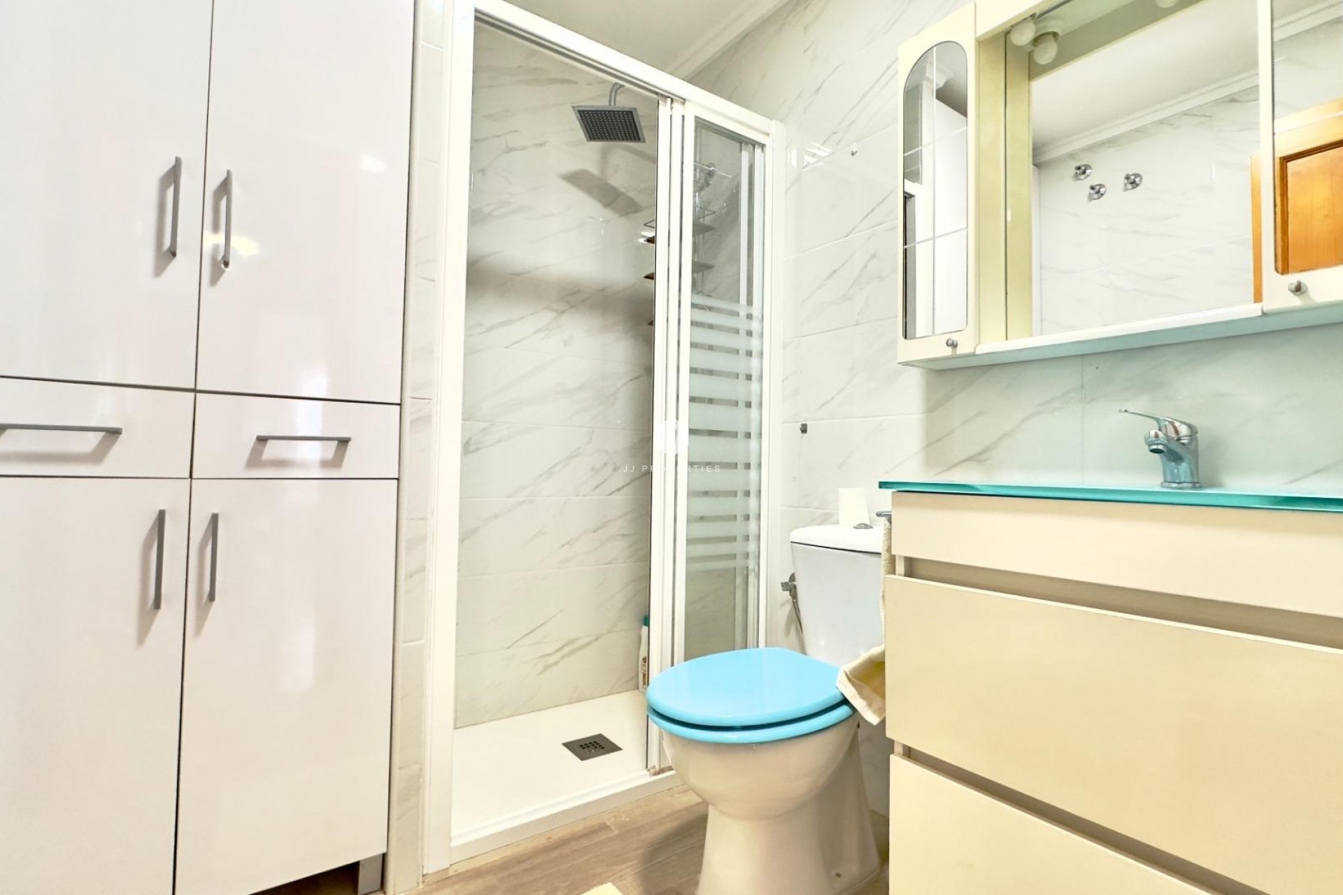 Aus zweiter Hand - Wohnung -
Torrevieja - Centro