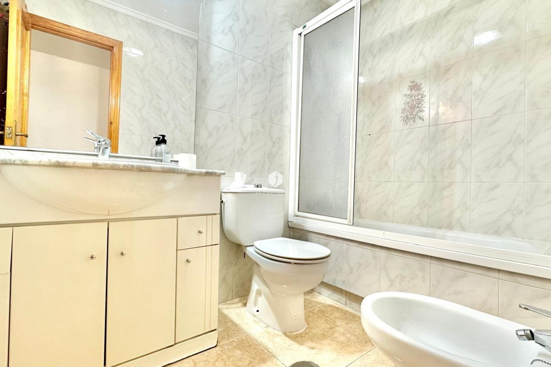 Aus zweiter Hand - Wohnung -
Torrevieja - Centro