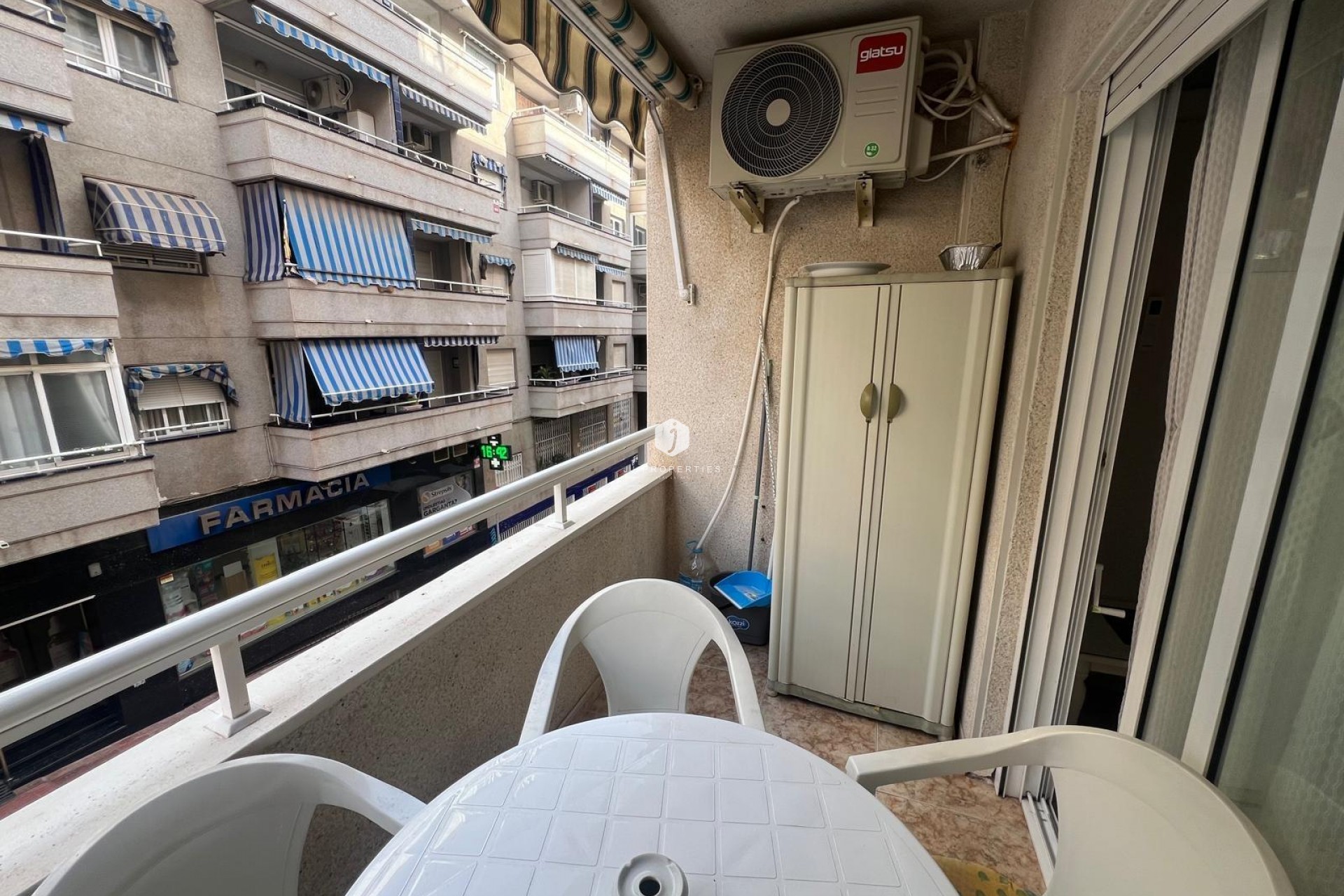 Aus zweiter Hand - Wohnung -
Torrevieja - Centro