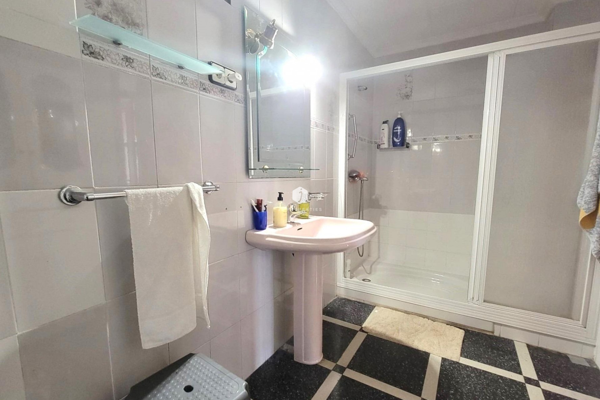 Aus zweiter Hand - Wohnung -
Torrevieja - Centro