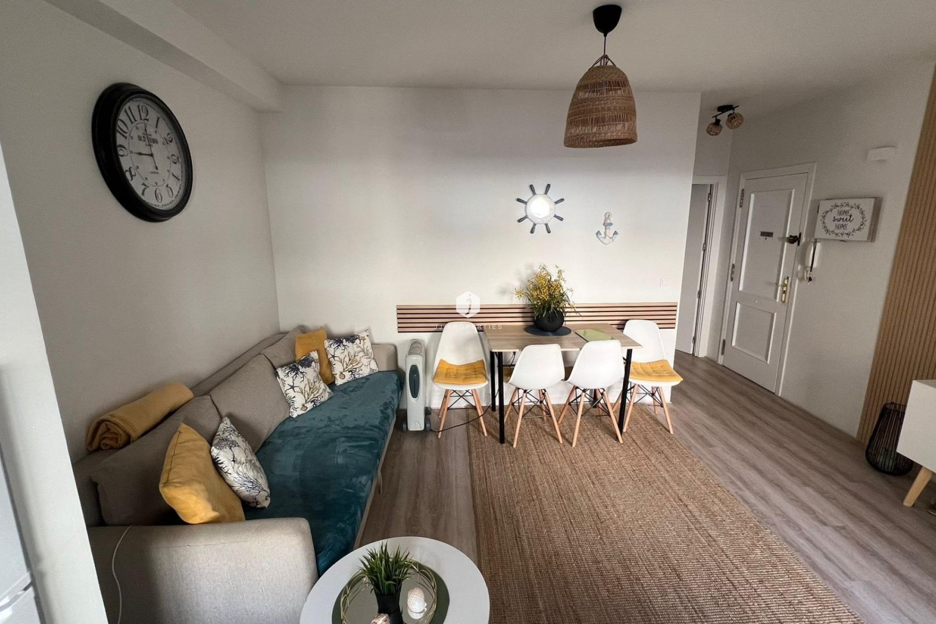 Aus zweiter Hand - Wohnung -
Torrevieja - Centro