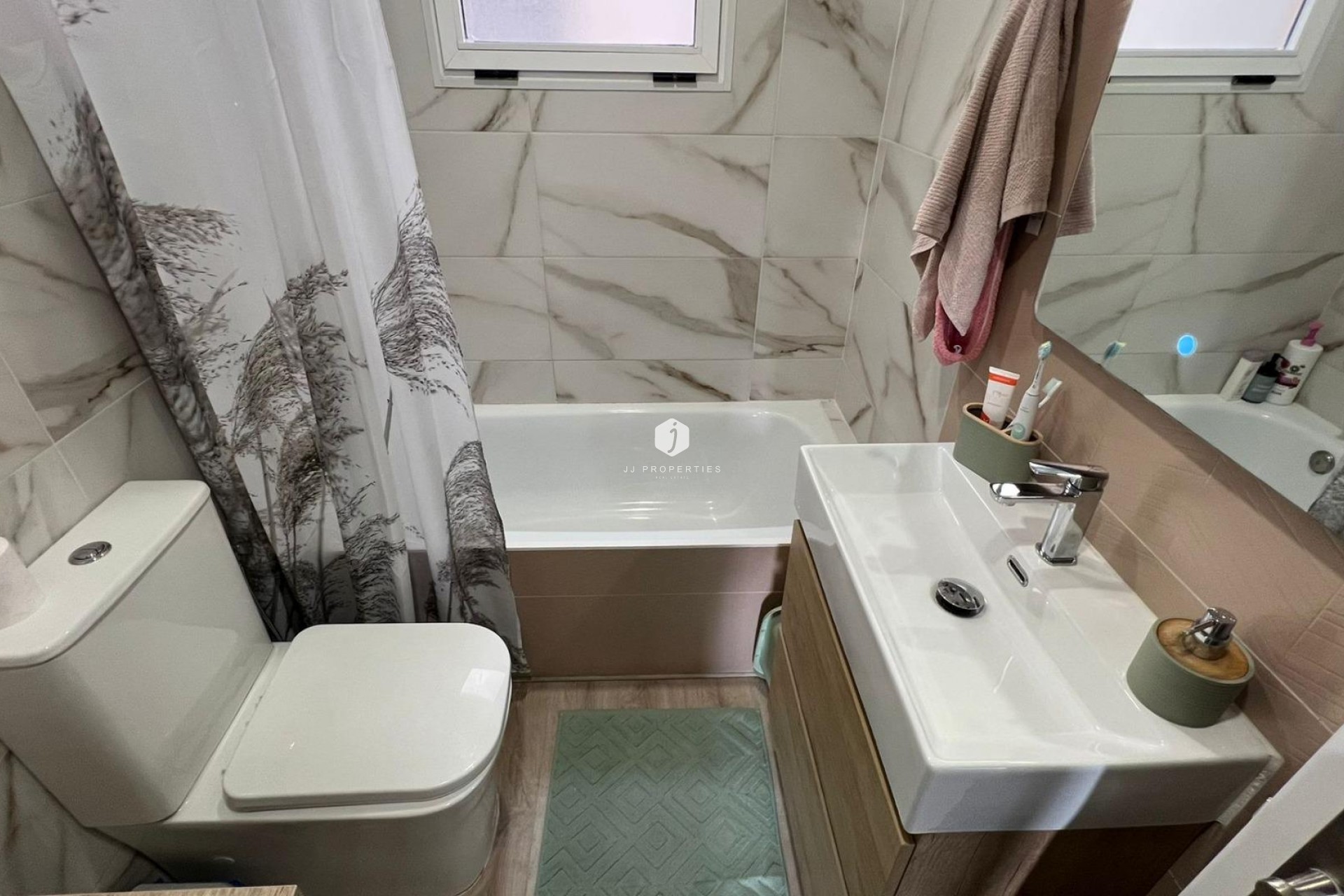 Aus zweiter Hand - Wohnung -
Torrevieja - Centro