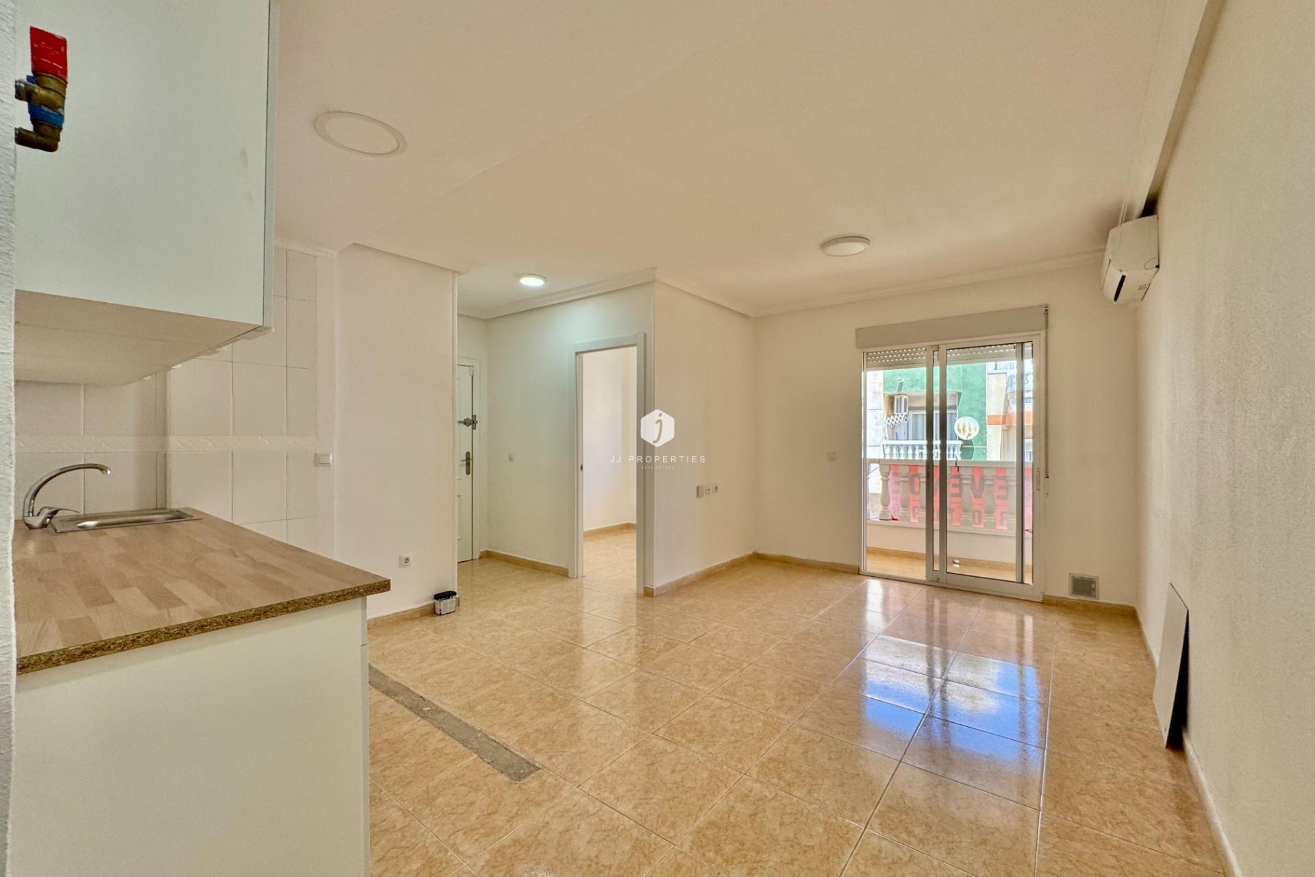 Aus zweiter Hand - Wohnung -
Torrevieja - Centro