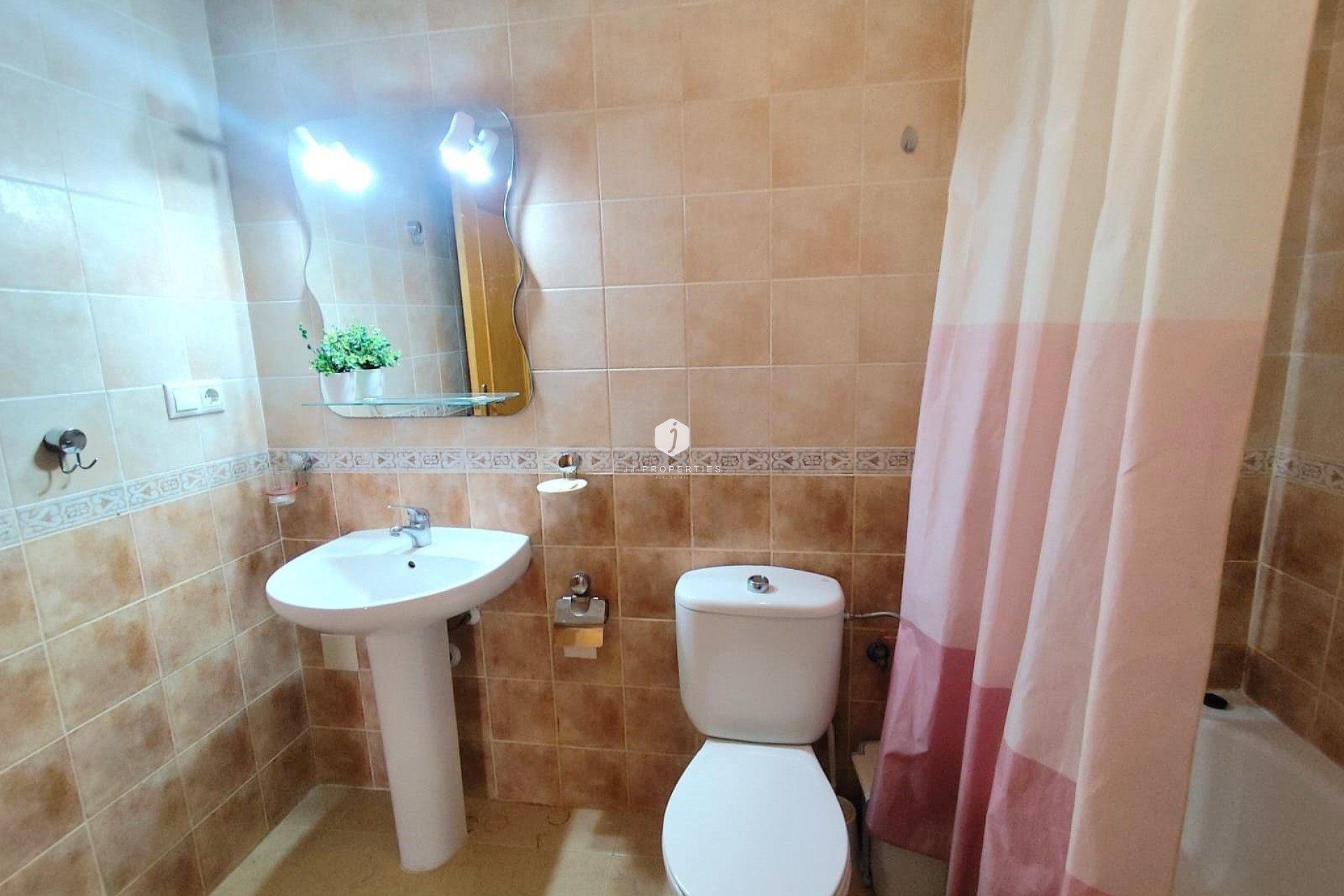 Aus zweiter Hand - Wohnung -
Torrevieja - Centro