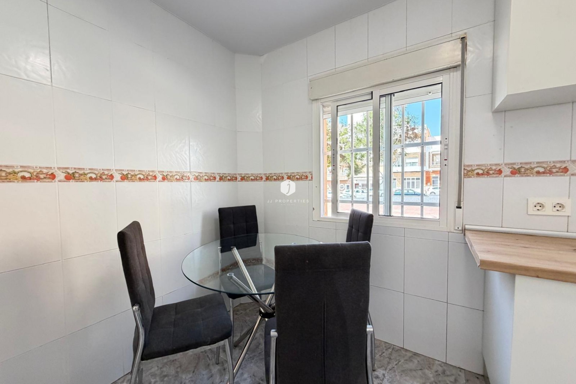 Aus zweiter Hand - Wohnung -
Torrevieja - Centro