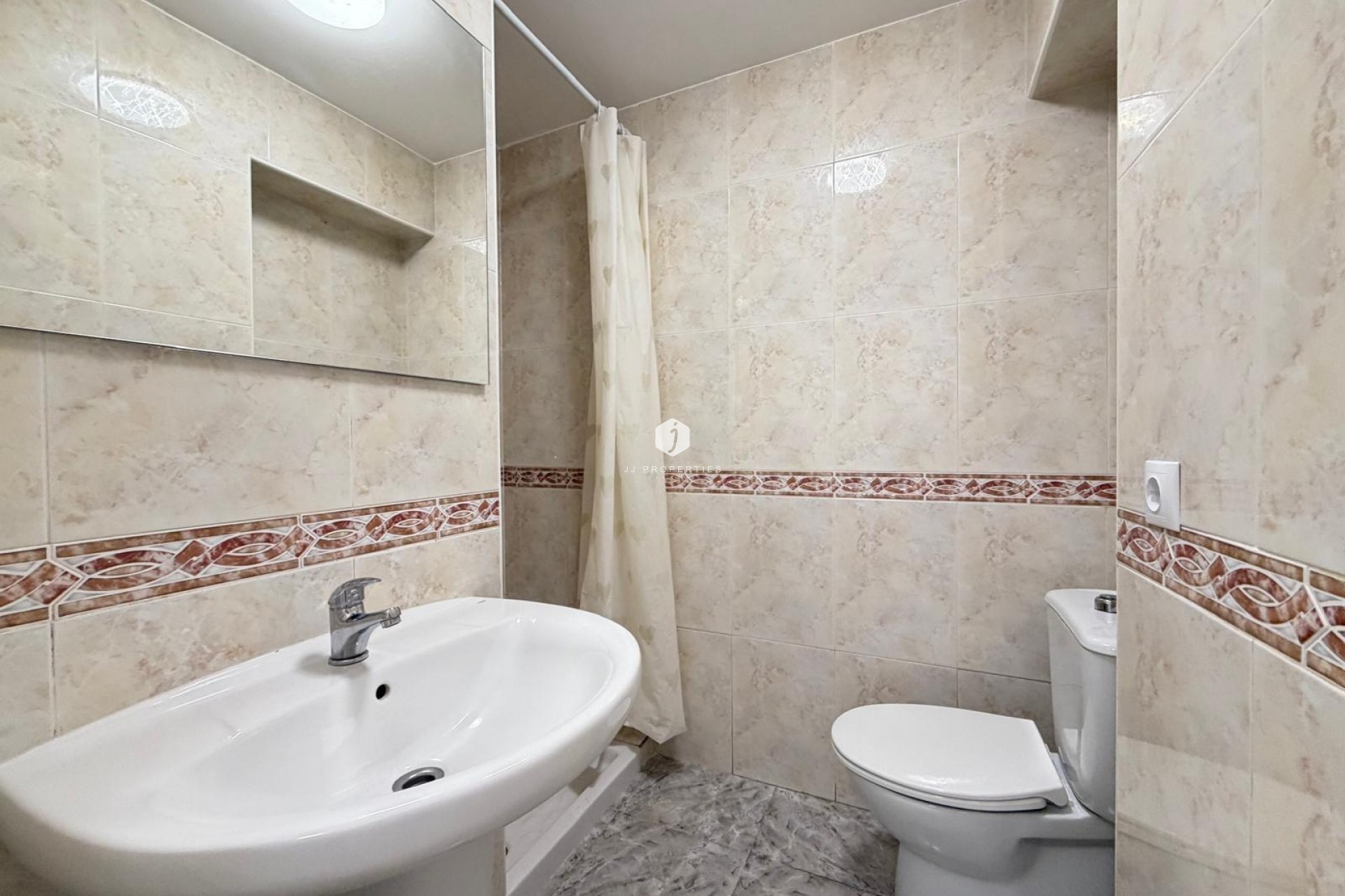 Aus zweiter Hand - Wohnung -
Torrevieja - Centro