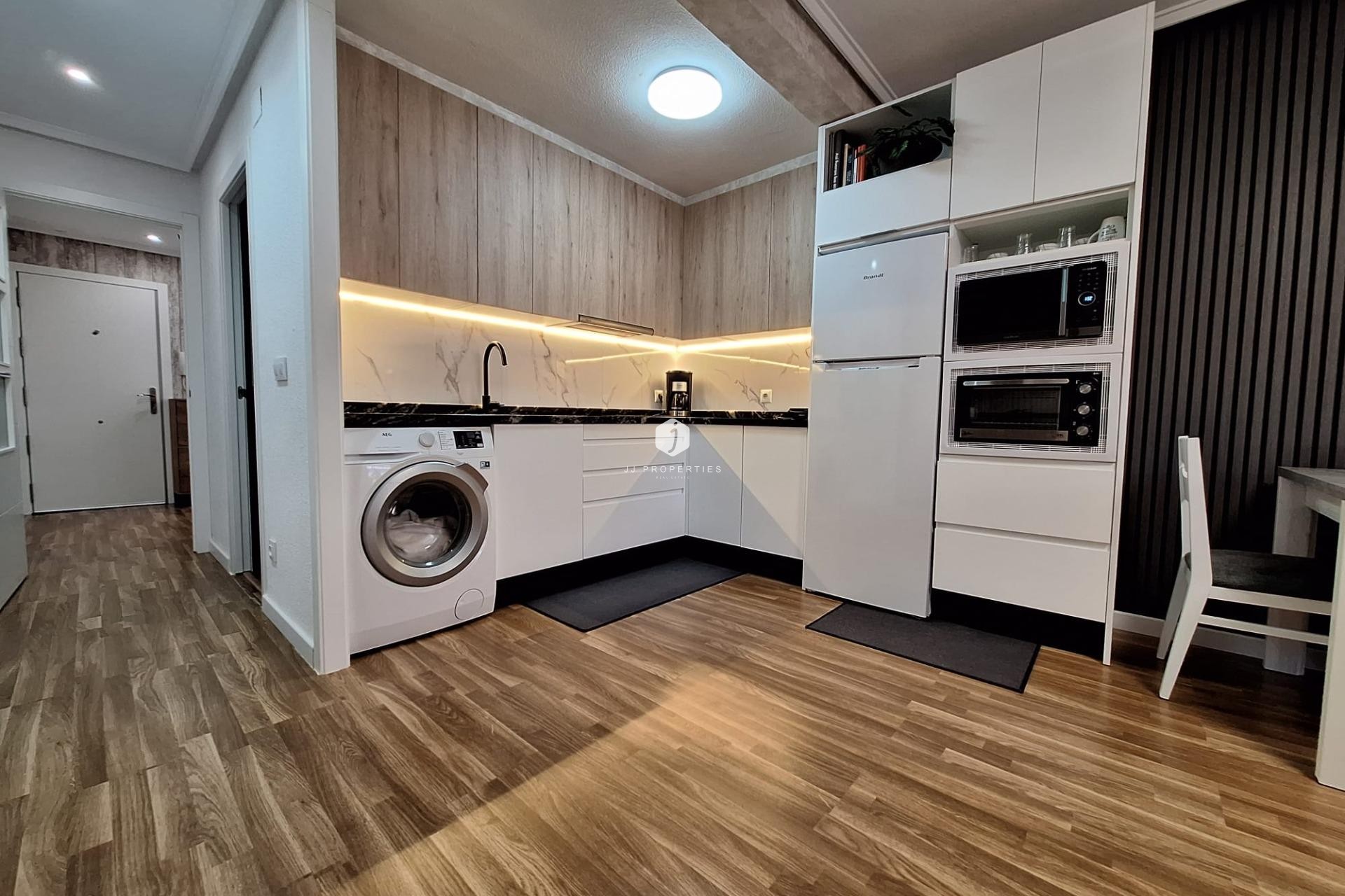 Aus zweiter Hand - Wohnung -
Torrevieja - Centro