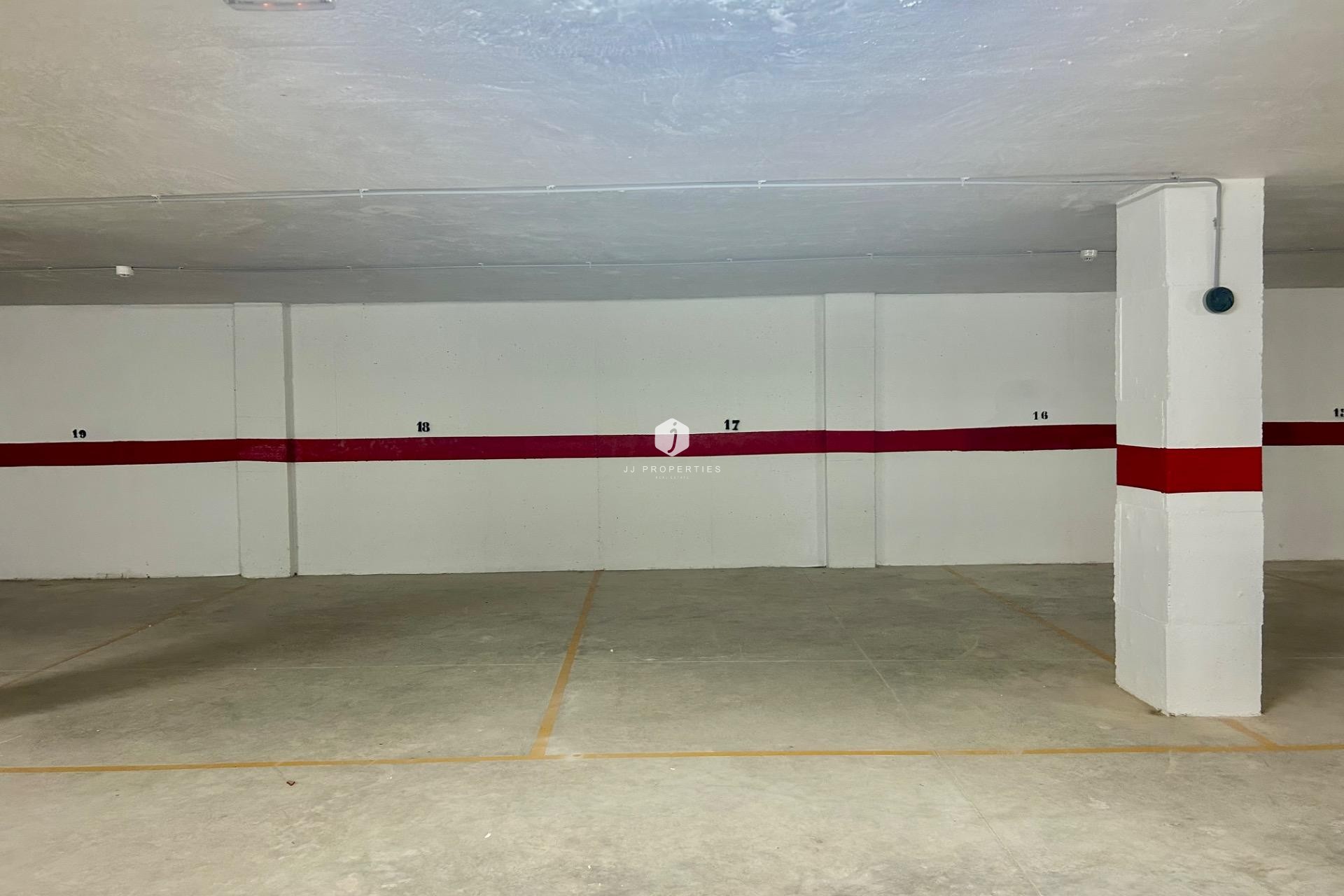 Aus zweiter Hand - Wohnung -
Torrevieja - Centro