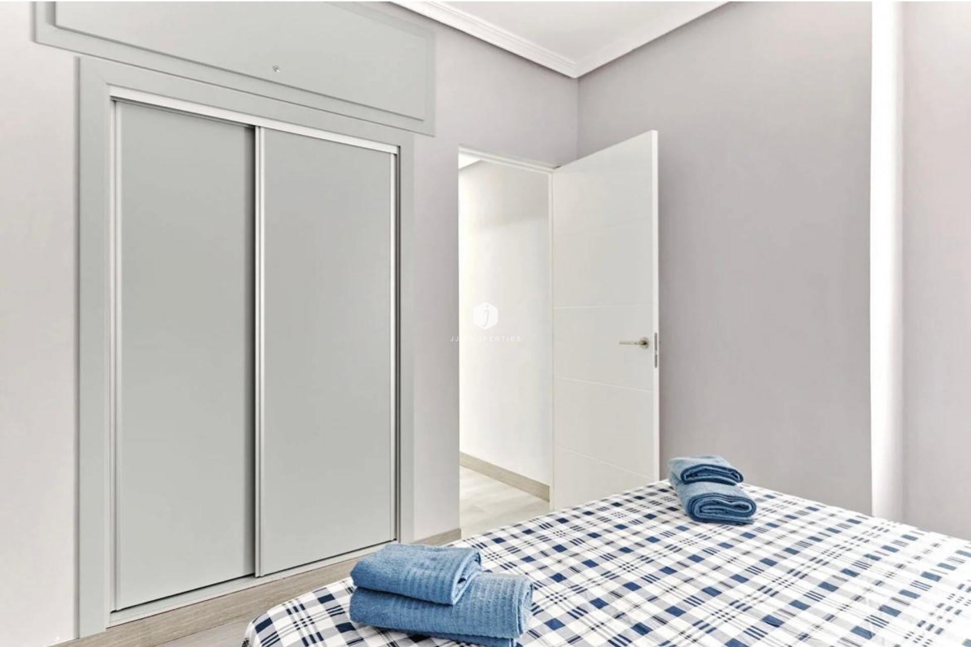 Aus zweiter Hand - Wohnung -
Torrevieja - Centro