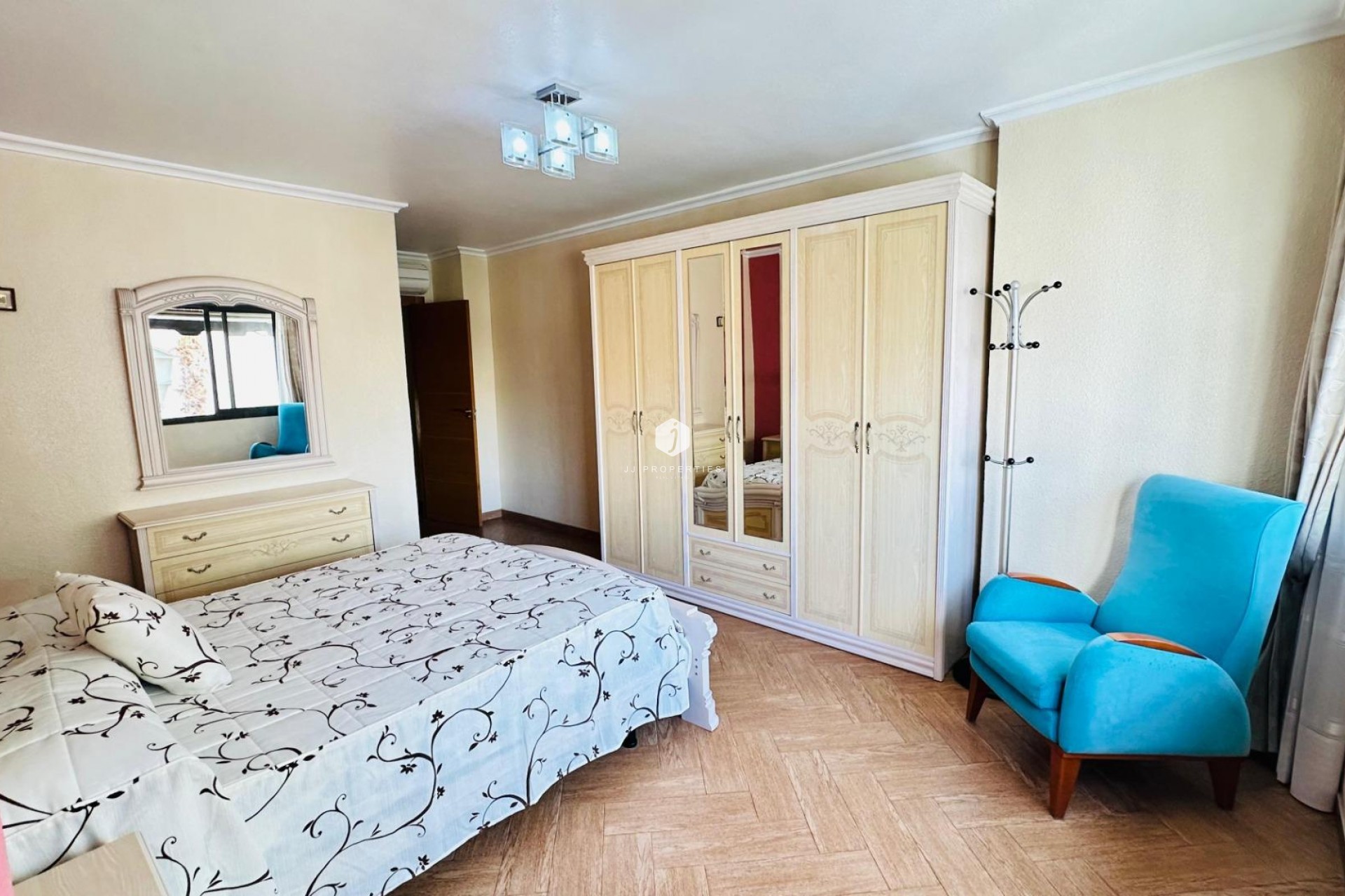Aus zweiter Hand - Wohnung -
Torrevieja - Centro