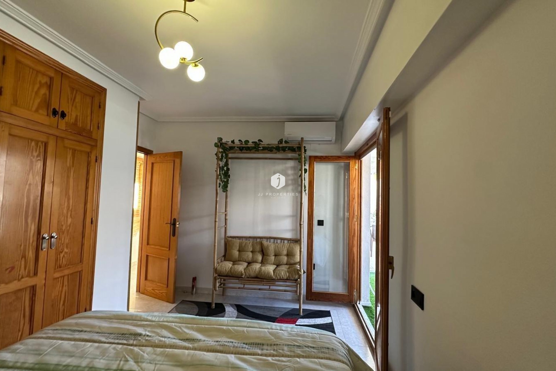 Aus zweiter Hand - Wohnung -
Torrevieja - Centro