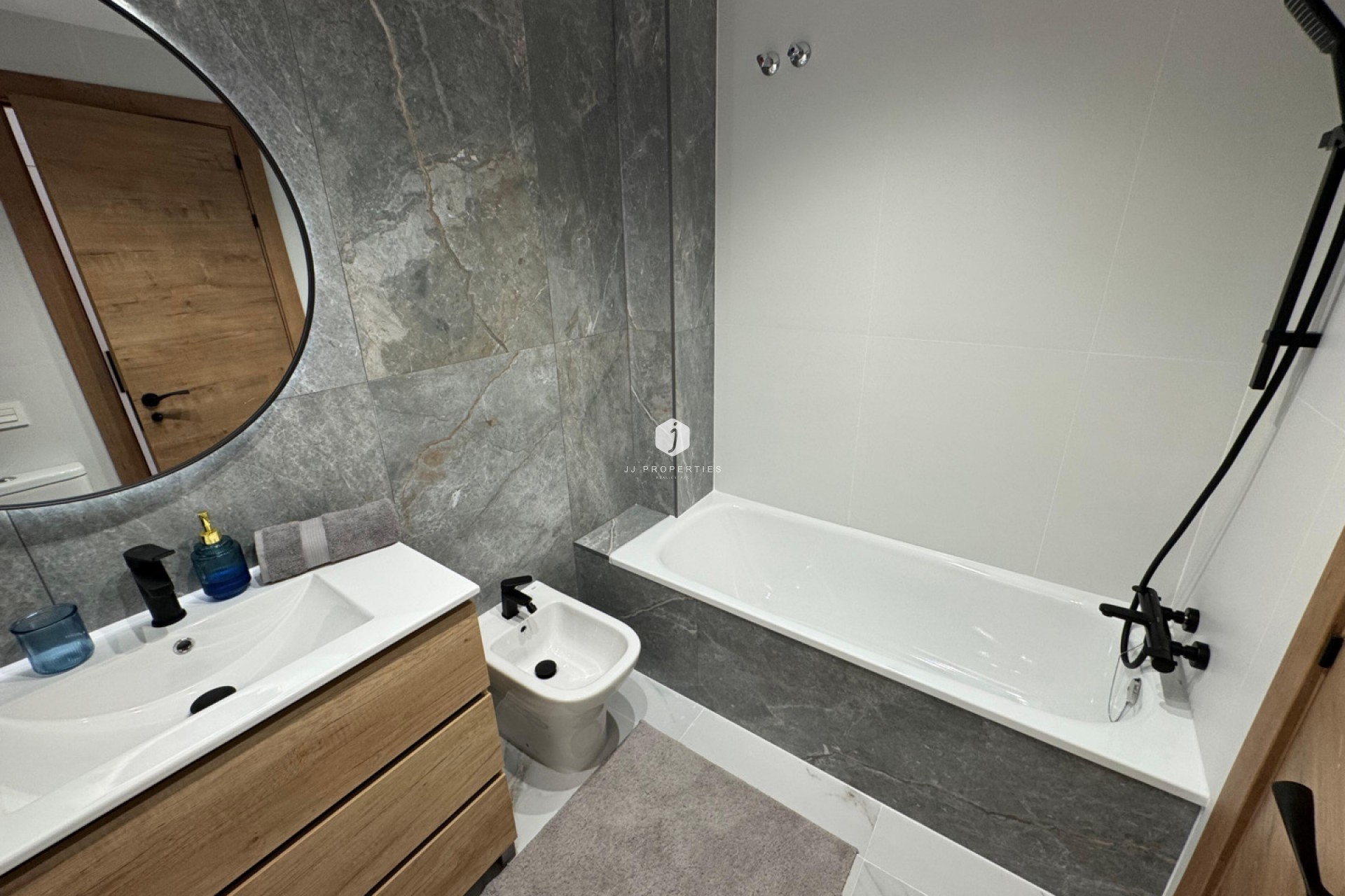 Aus zweiter Hand - Wohnung -
Torrevieja - Costa Blanca