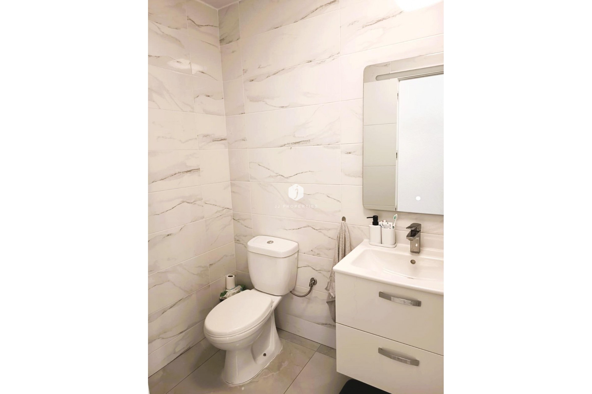 Aus zweiter Hand - Wohnung -
Torrevieja - Costa Blanca