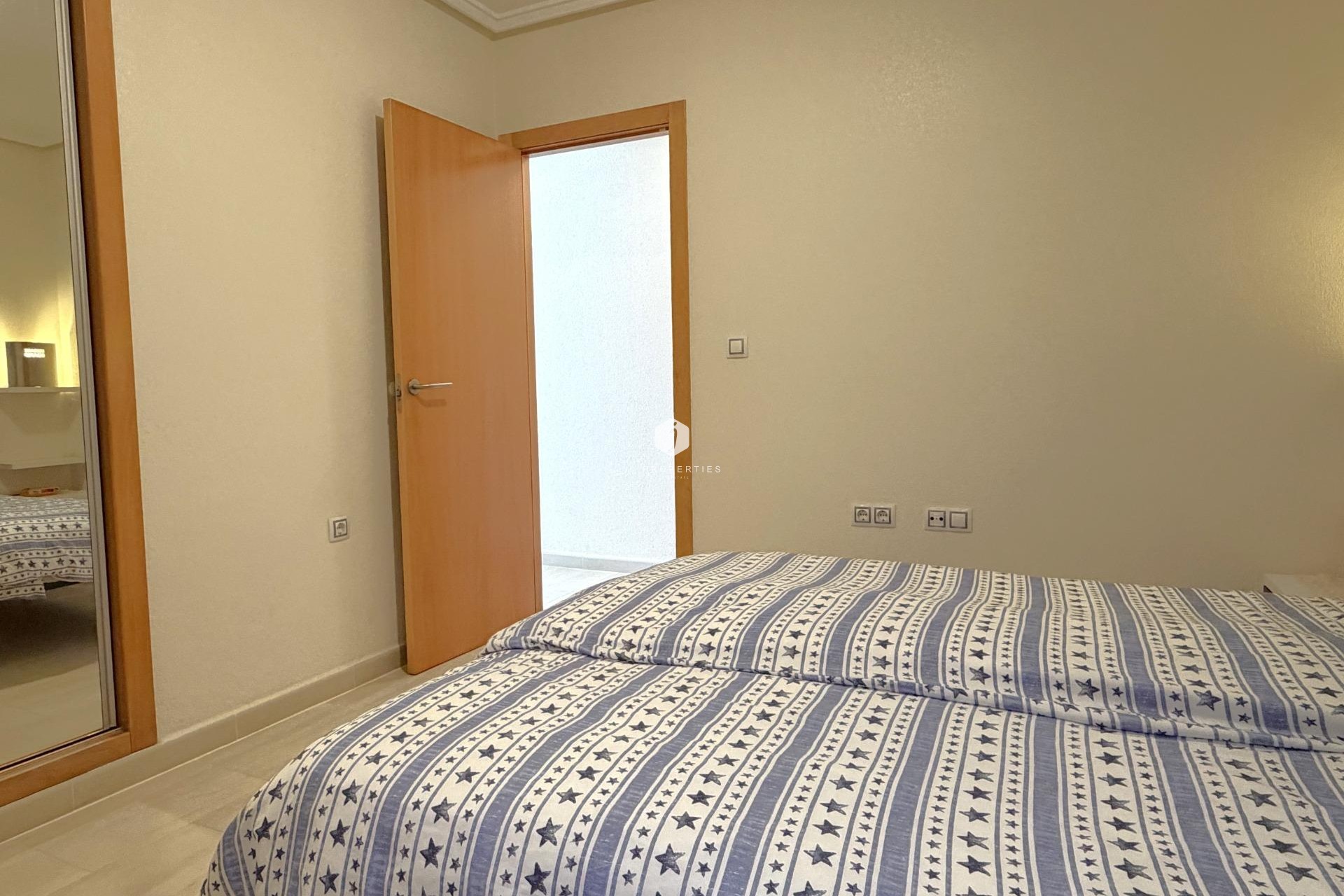 Aus zweiter Hand - Wohnung -
Torrevieja - El molino